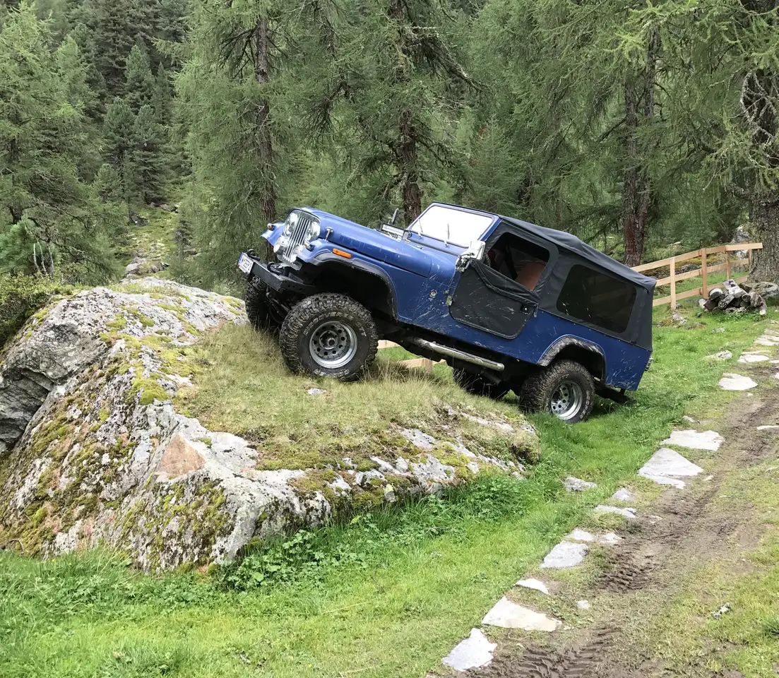 Jeep CJ-8 4,2 L, foto 3