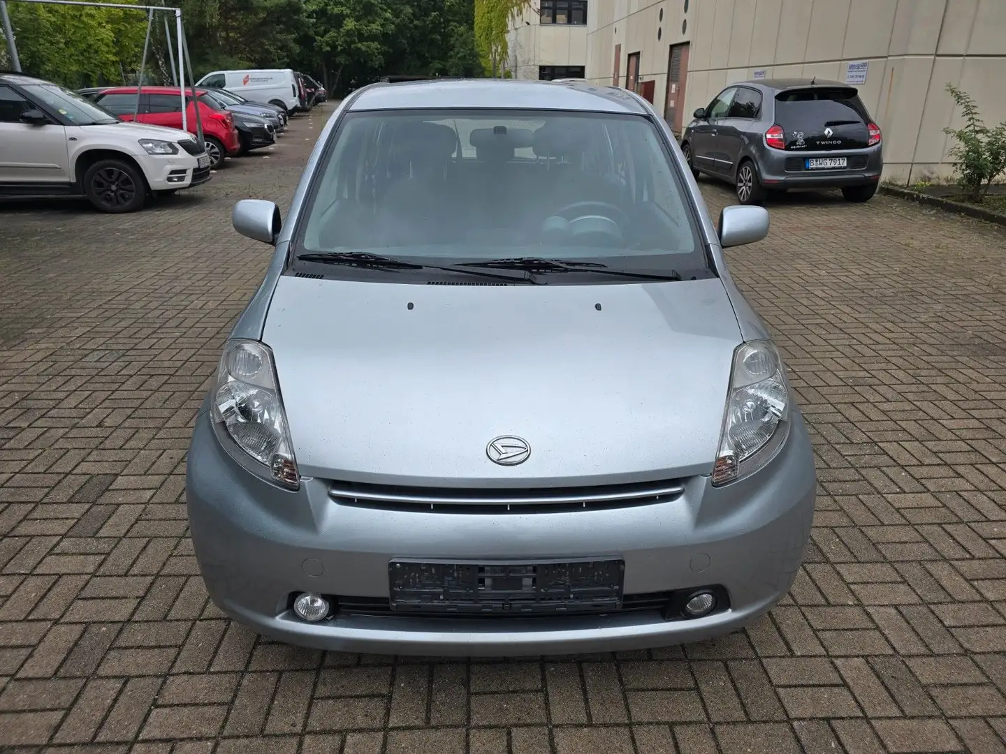 Daihatsu Sirion Argent - 2