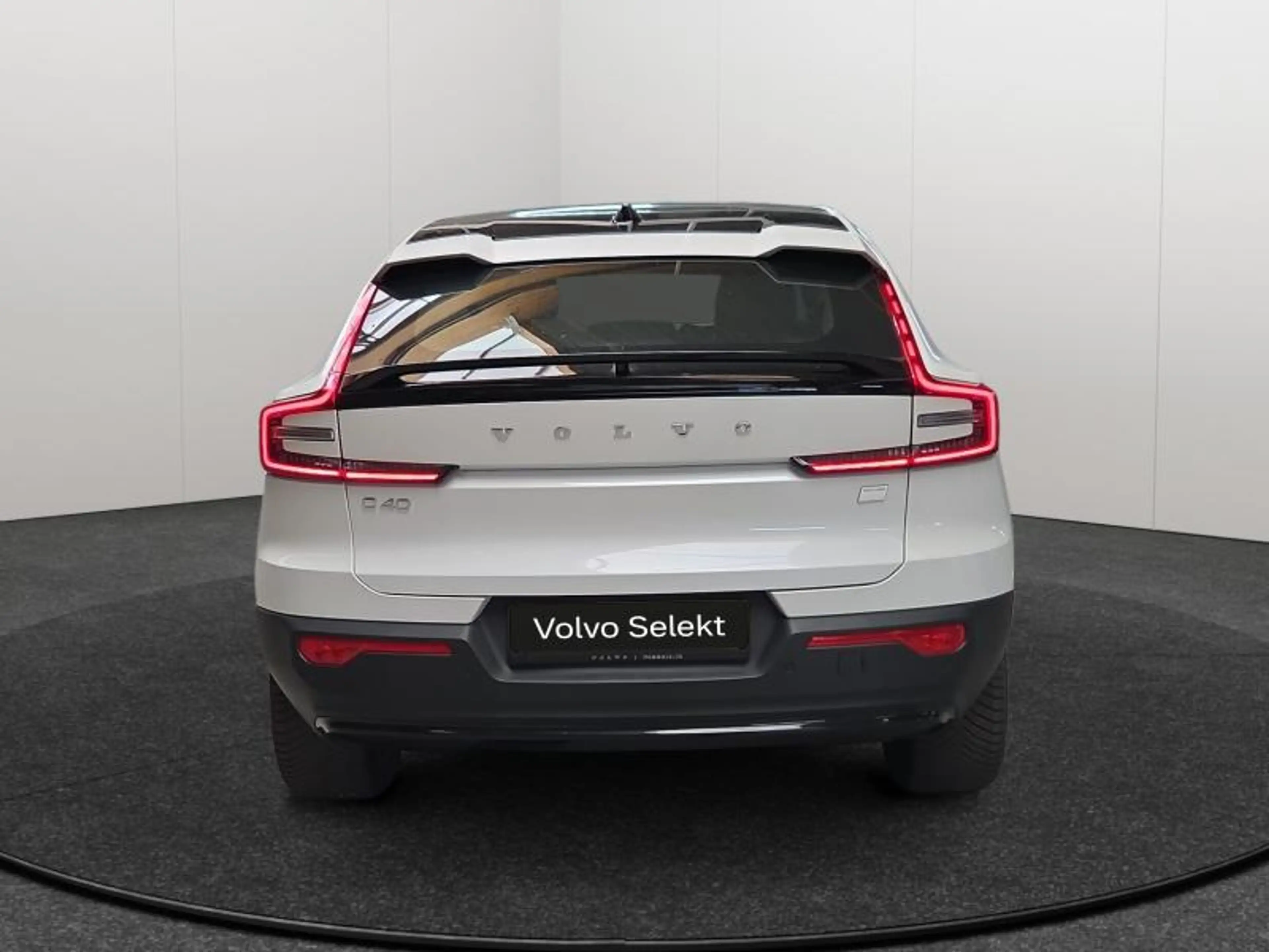 Volvo C40 Core Single Motor Extended Range — photo 4