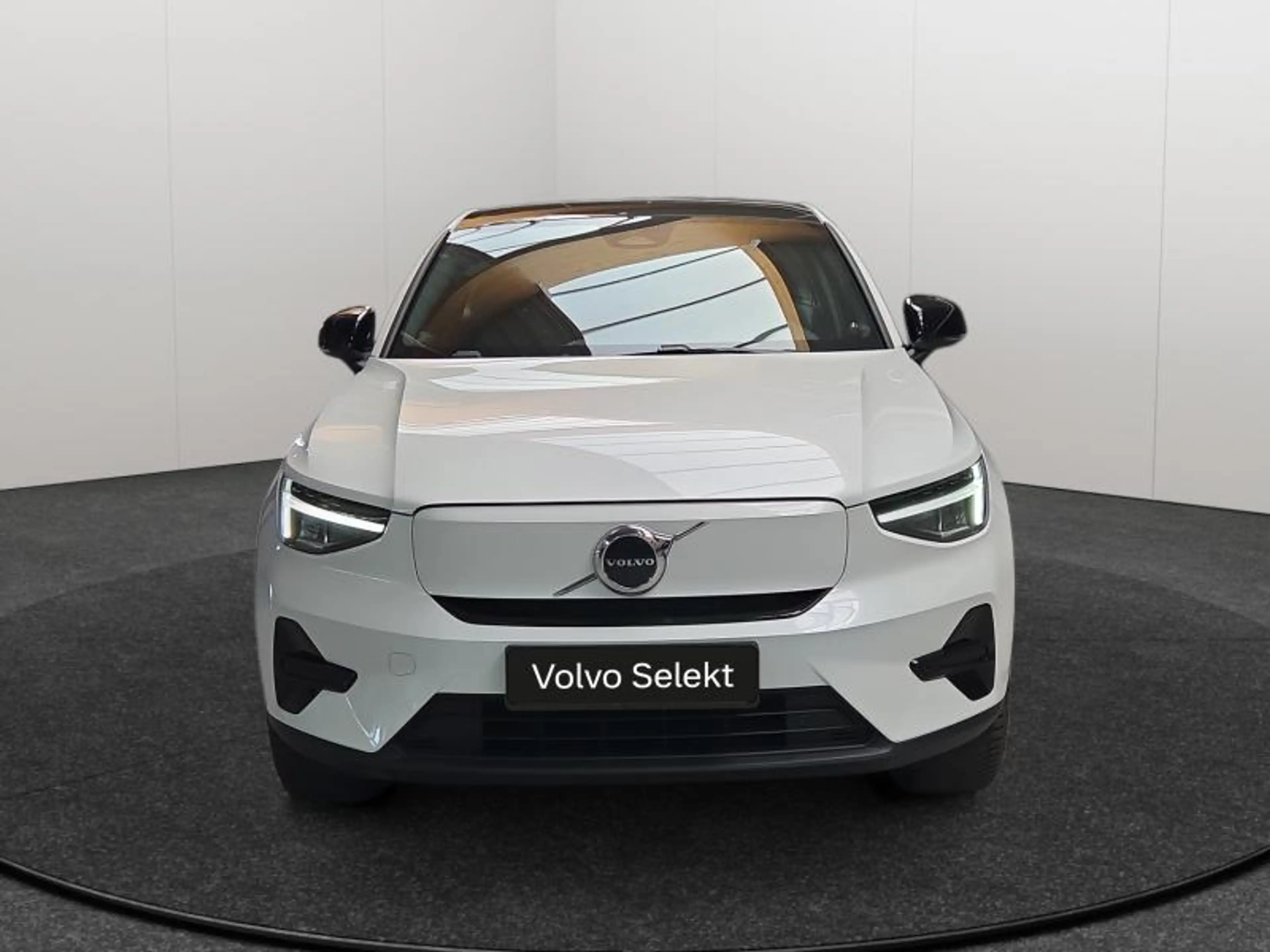 Volvo C40 Core Single Motor Extended Range — photo 8