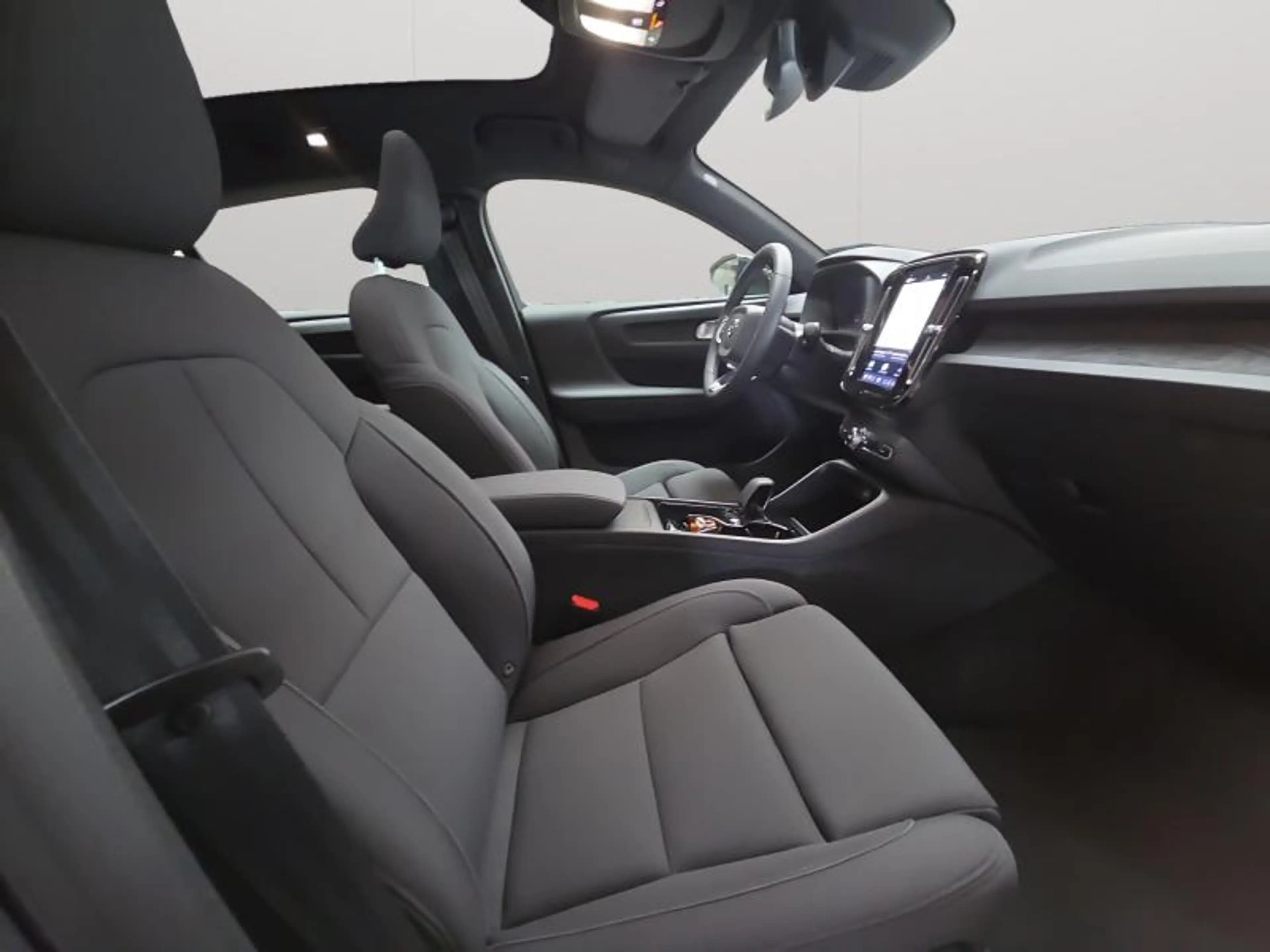 Volvo C40 Core Single Motor Extended Range — photo 15