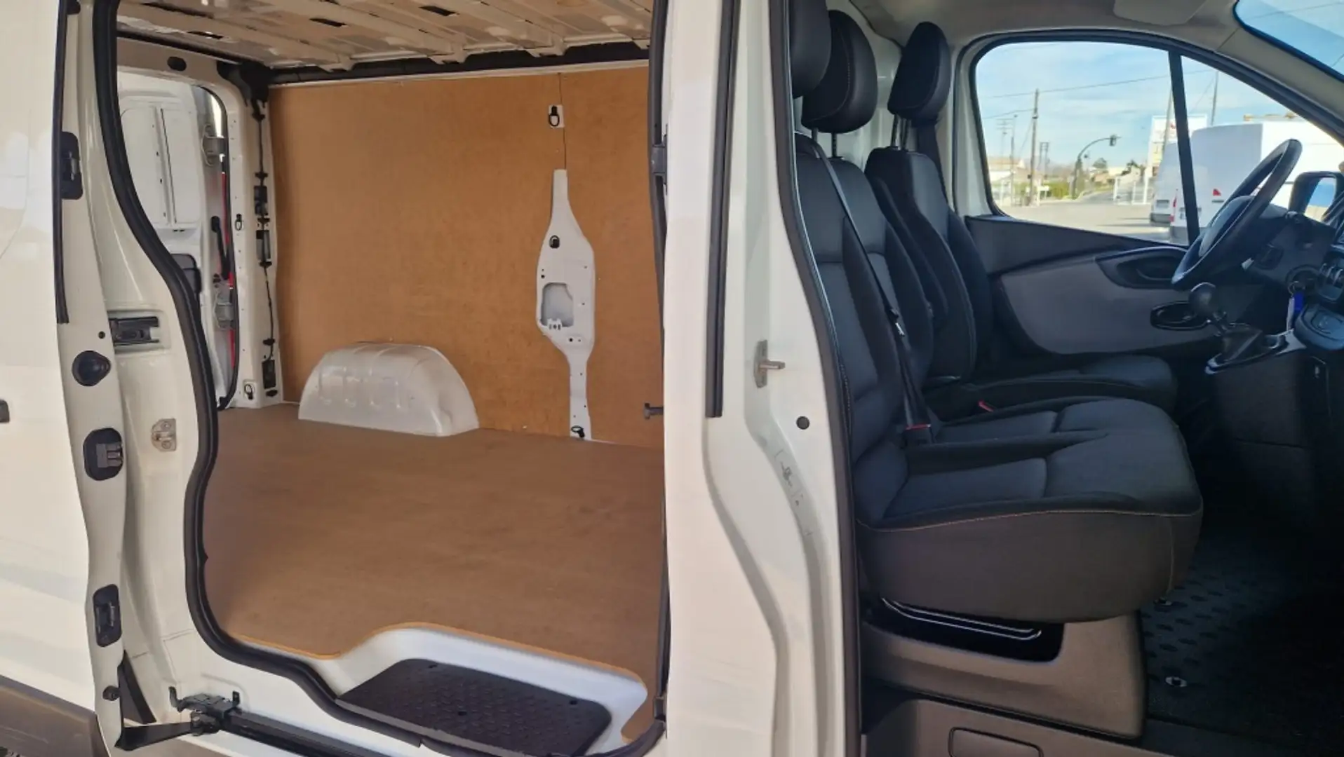 Renault Trafic Furgón 29 L2H1 dCi 88kW Blanco - 2