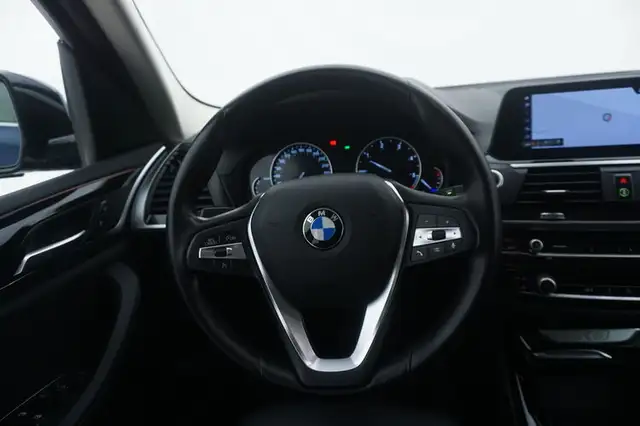BMW X3 view 11