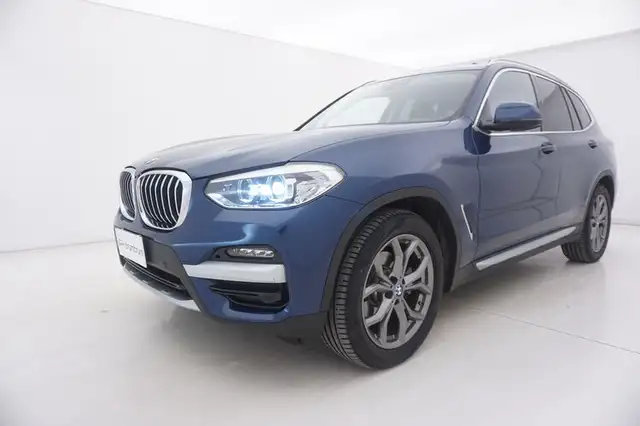 BMW X3 view 9