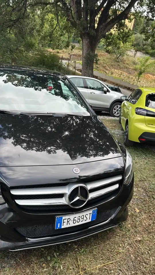 Mercedes-Benz B 180