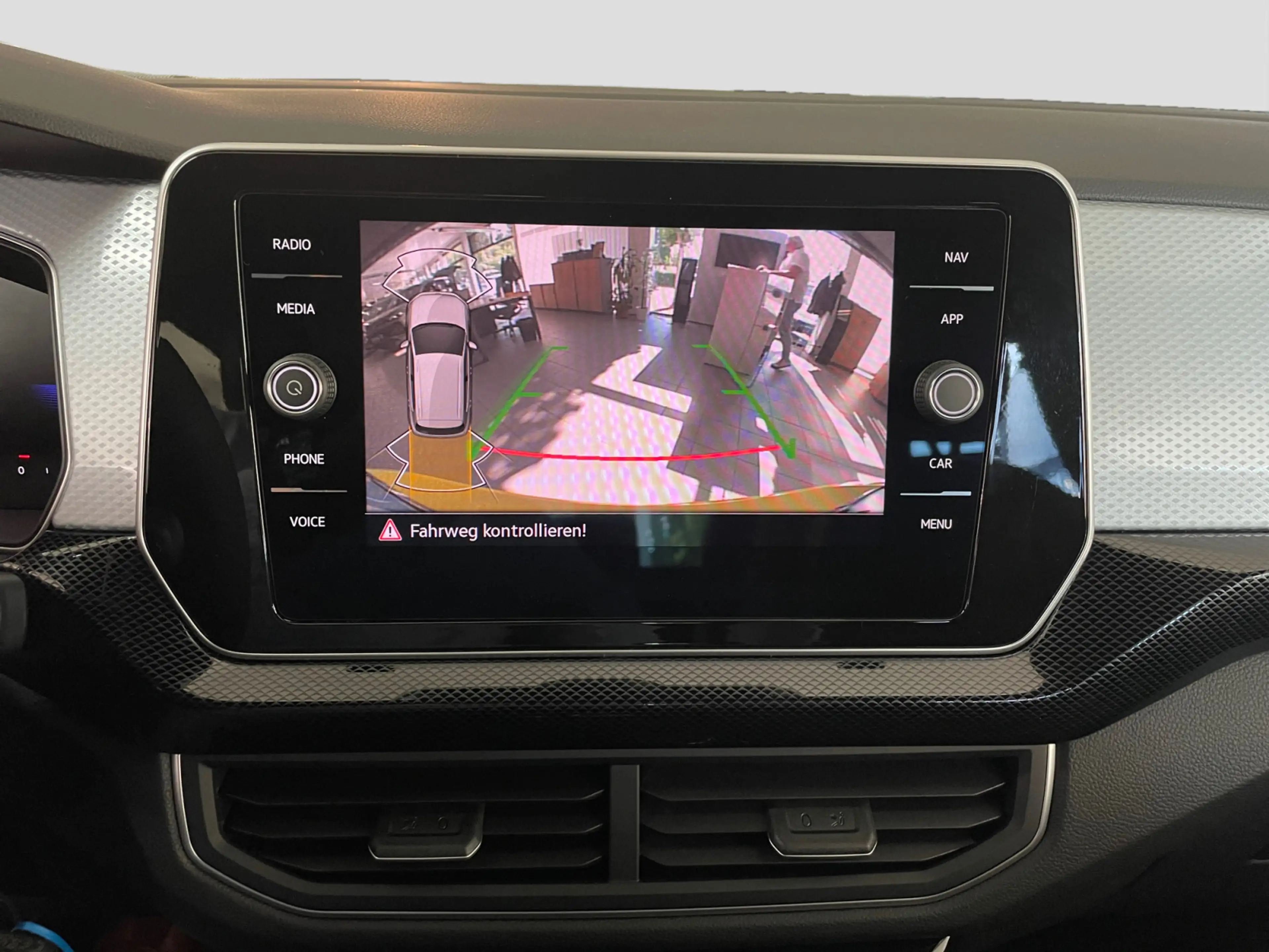 Volkswagen T-Cross Life 1.0 l TSI 85 kW (116 PS) DSG — photo 6