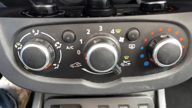 Dacia Duster view 13