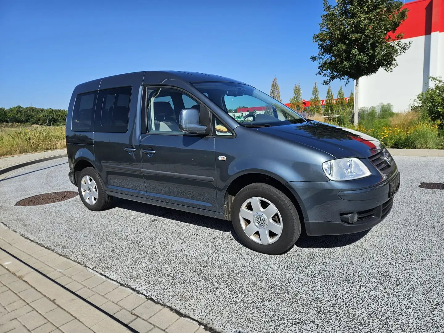 Volkswagen Caddy Life Team Caddy 1.Hand* Klima* TÜV* Grijs - 2