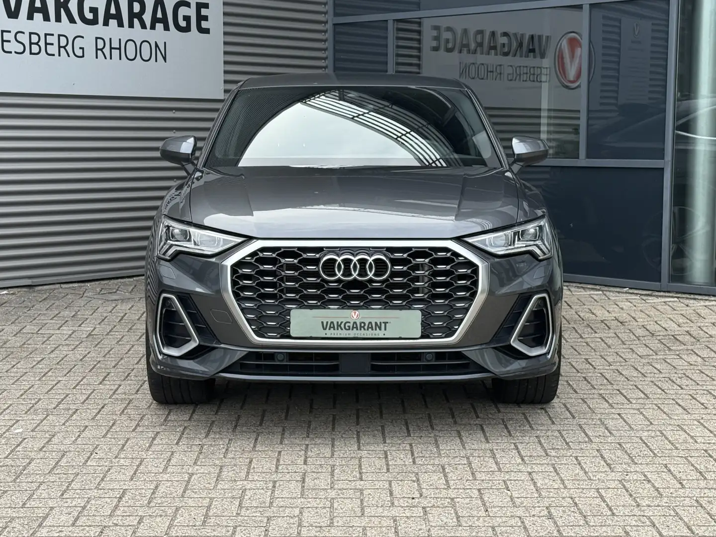 Audi Q3 Sportback 45 TFSI e 2x S-LINE PHEV DSG,NAVI/CAM,VI Gris - 2
