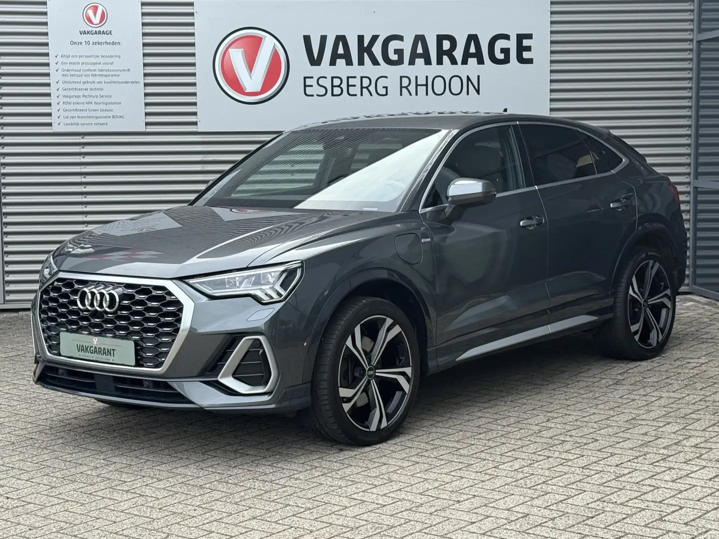 Audi Q3 Sportback 45 TFSI e 2x S-LINE PHEV DSG,NAVI/CAM,VI Gris - 1