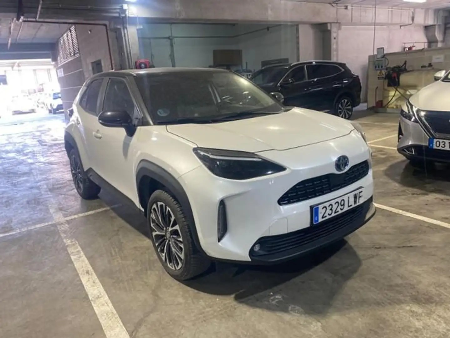 Toyota Yaris Cross 120H Style Bi-Tono Blanco - 2
