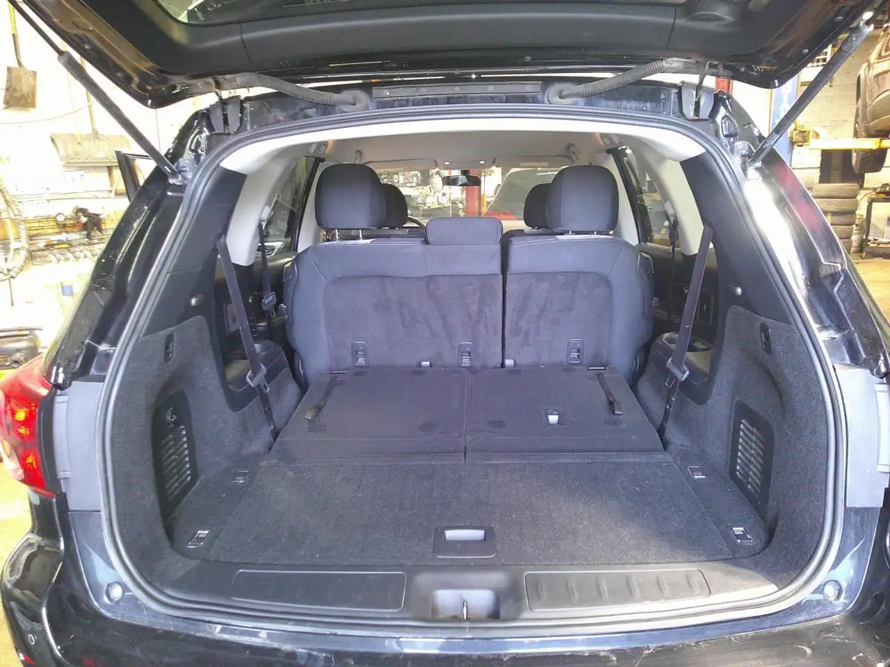Nissan Pathfinder снимка Nissan Pathfinder
