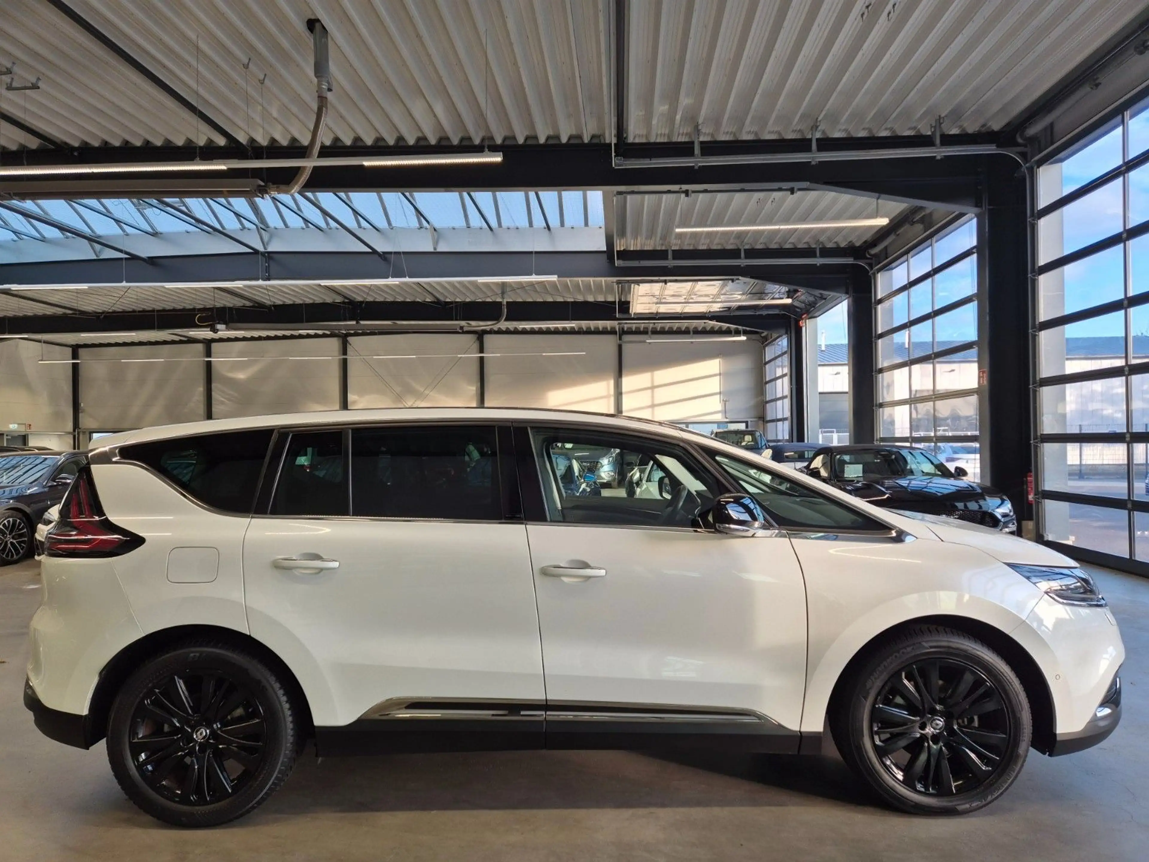 Renault Espace ESPACE V INITIALE PARIS LEDER PANO AHK 7-SITZER — photo 4
