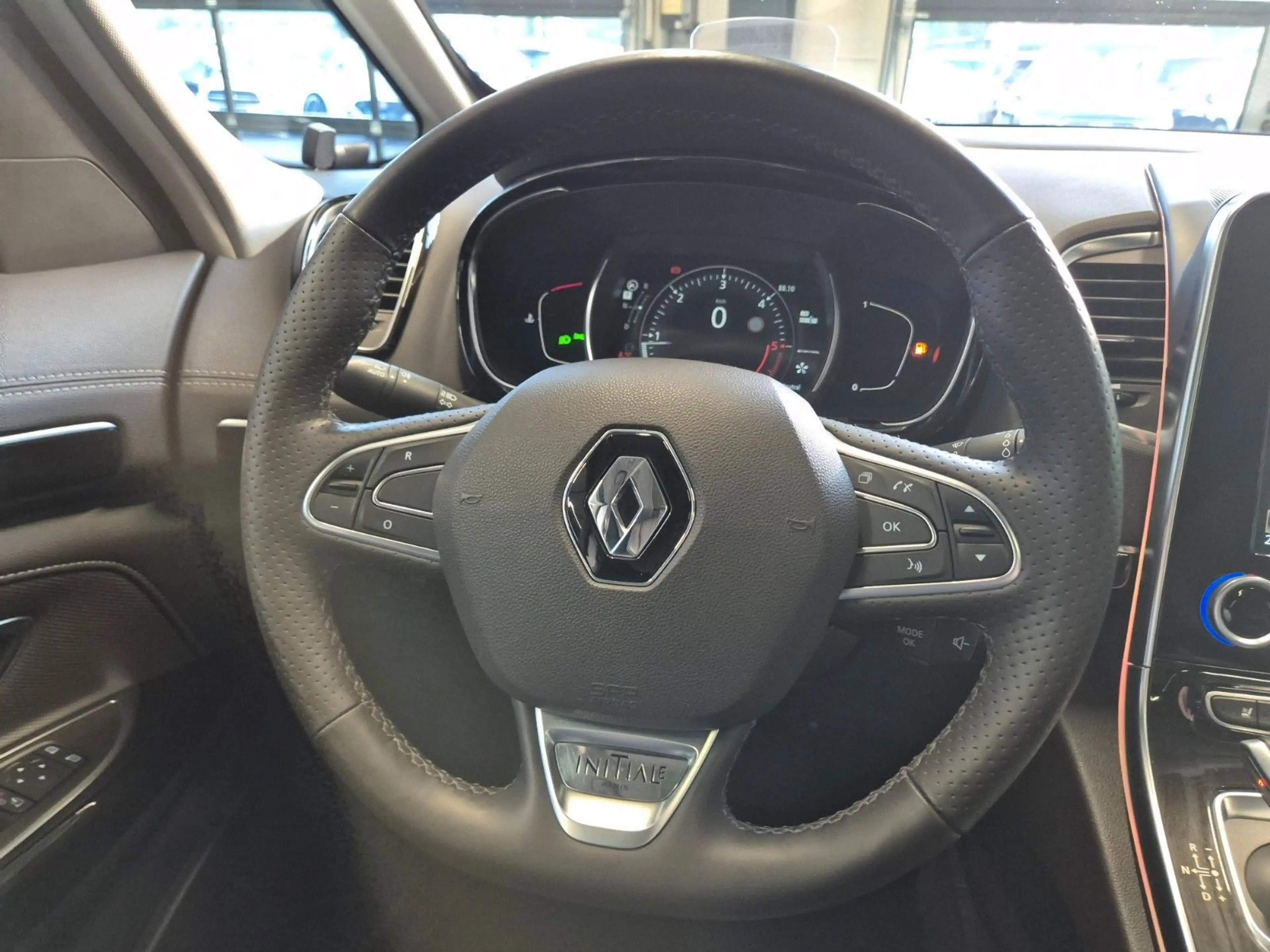 Renault Espace ESPACE V INITIALE PARIS LEDER PANO AHK 7-SITZER — photo 24