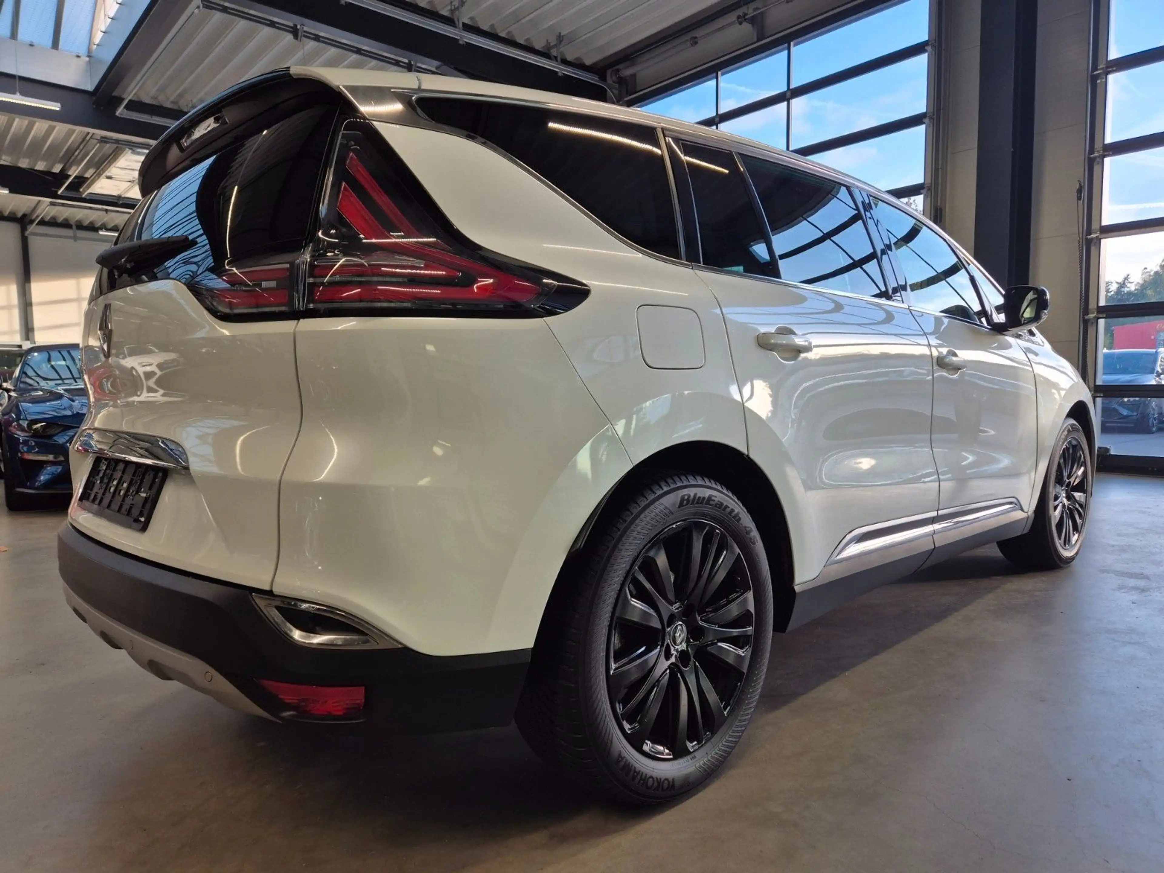 Renault Espace ESPACE V INITIALE PARIS LEDER PANO AHK 7-SITZER — photo 5