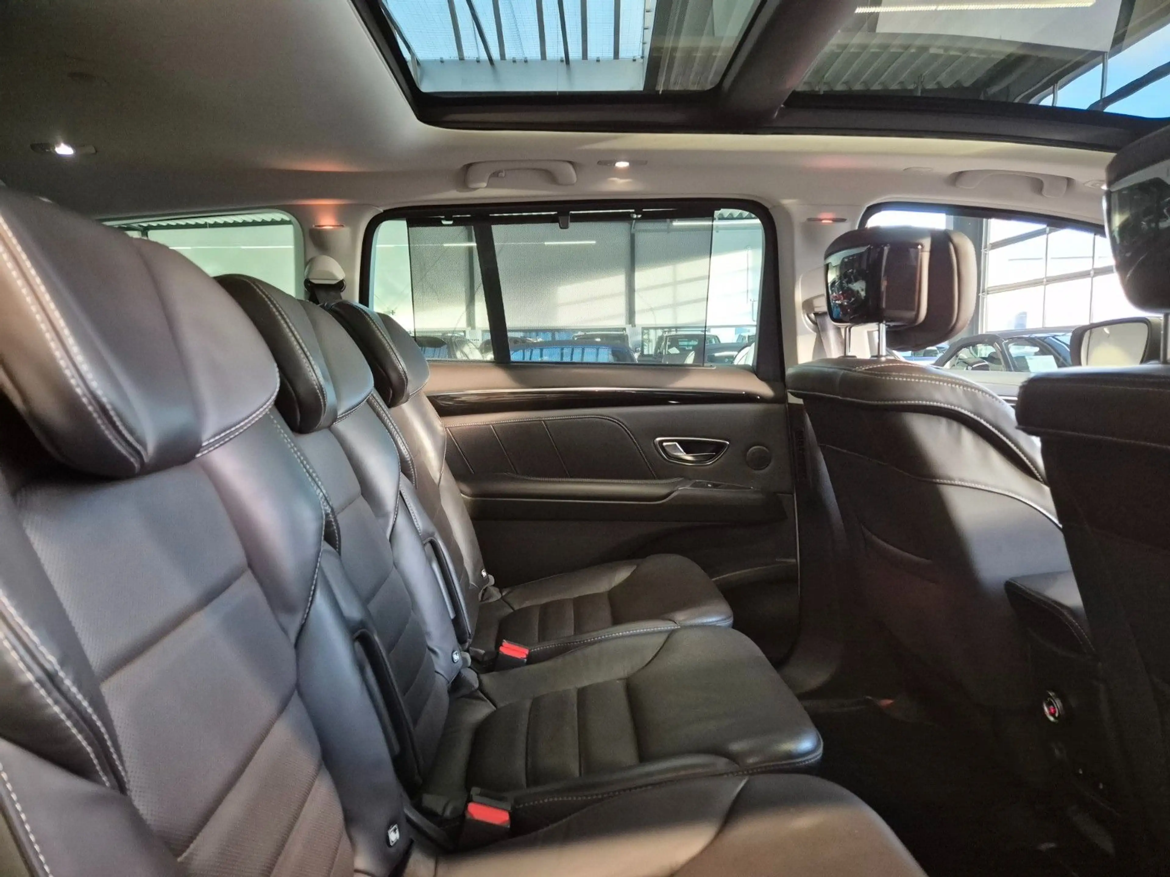 Renault Espace ESPACE V INITIALE PARIS LEDER PANO AHK 7-SITZER — photo 13