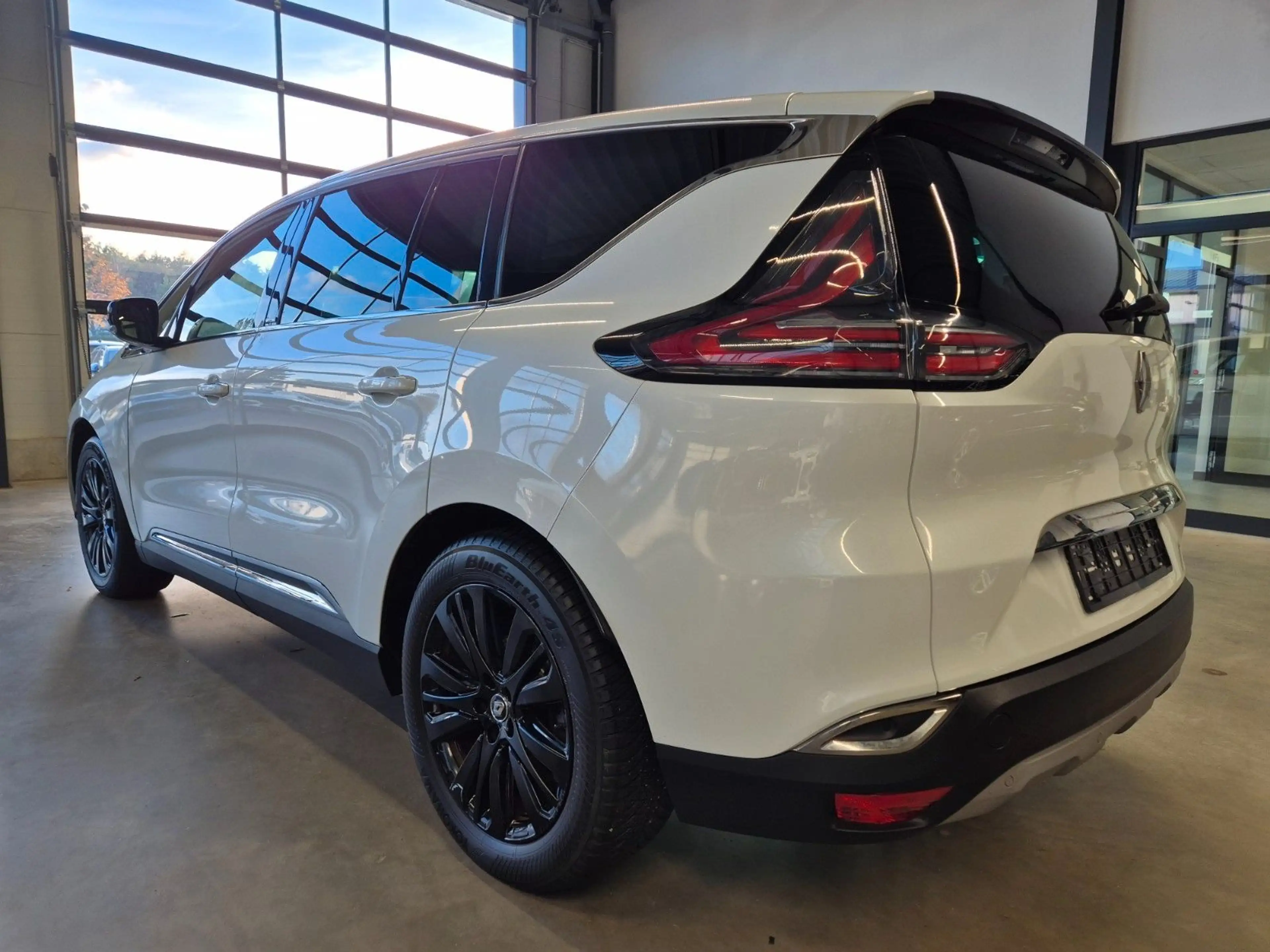 Renault Espace ESPACE V INITIALE PARIS LEDER PANO AHK 7-SITZER — photo 7