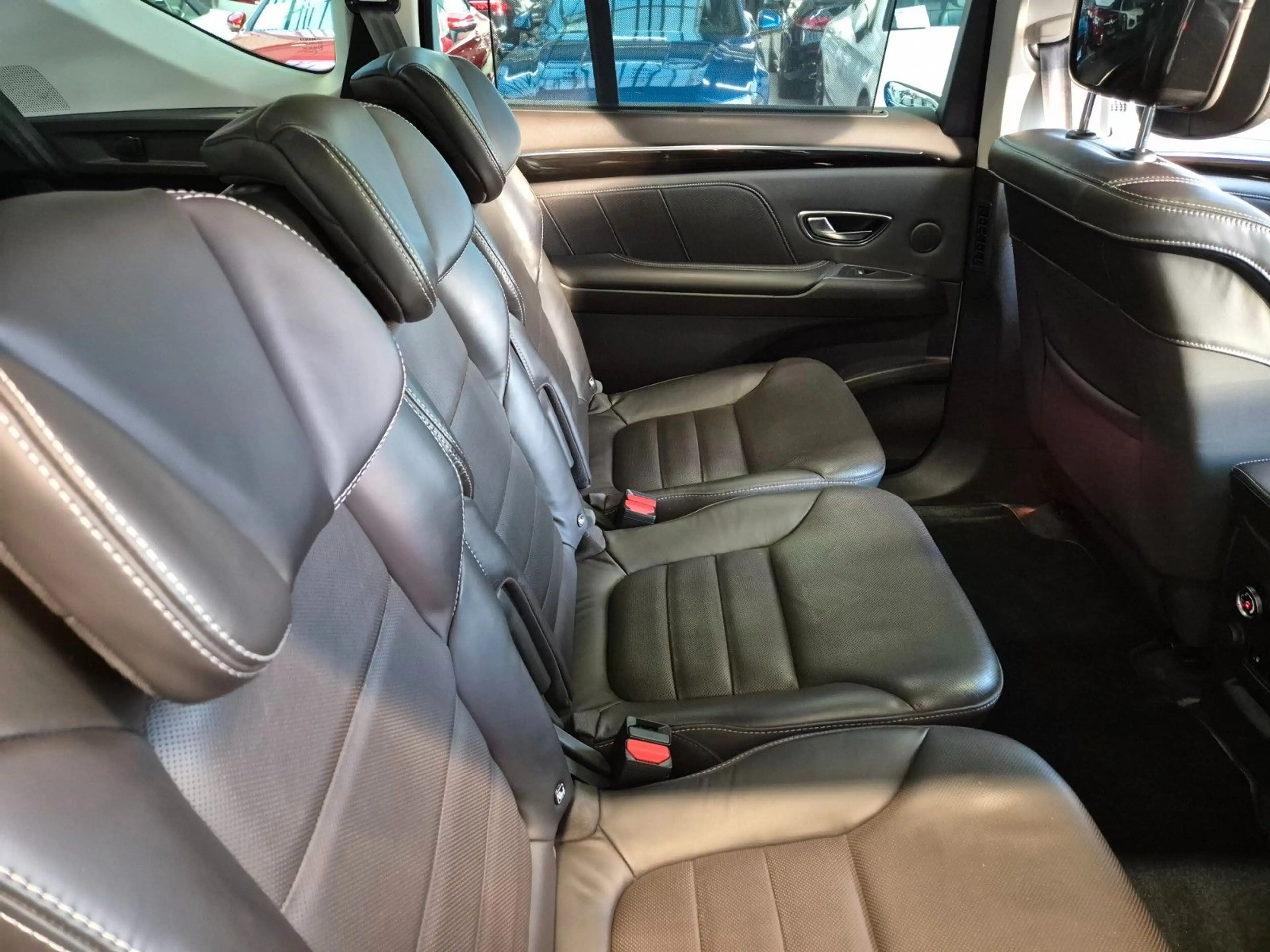 Renault Espace ESPACE V INITIALE PARIS LEDER PANO AHK 7-SITZER — photo 14
