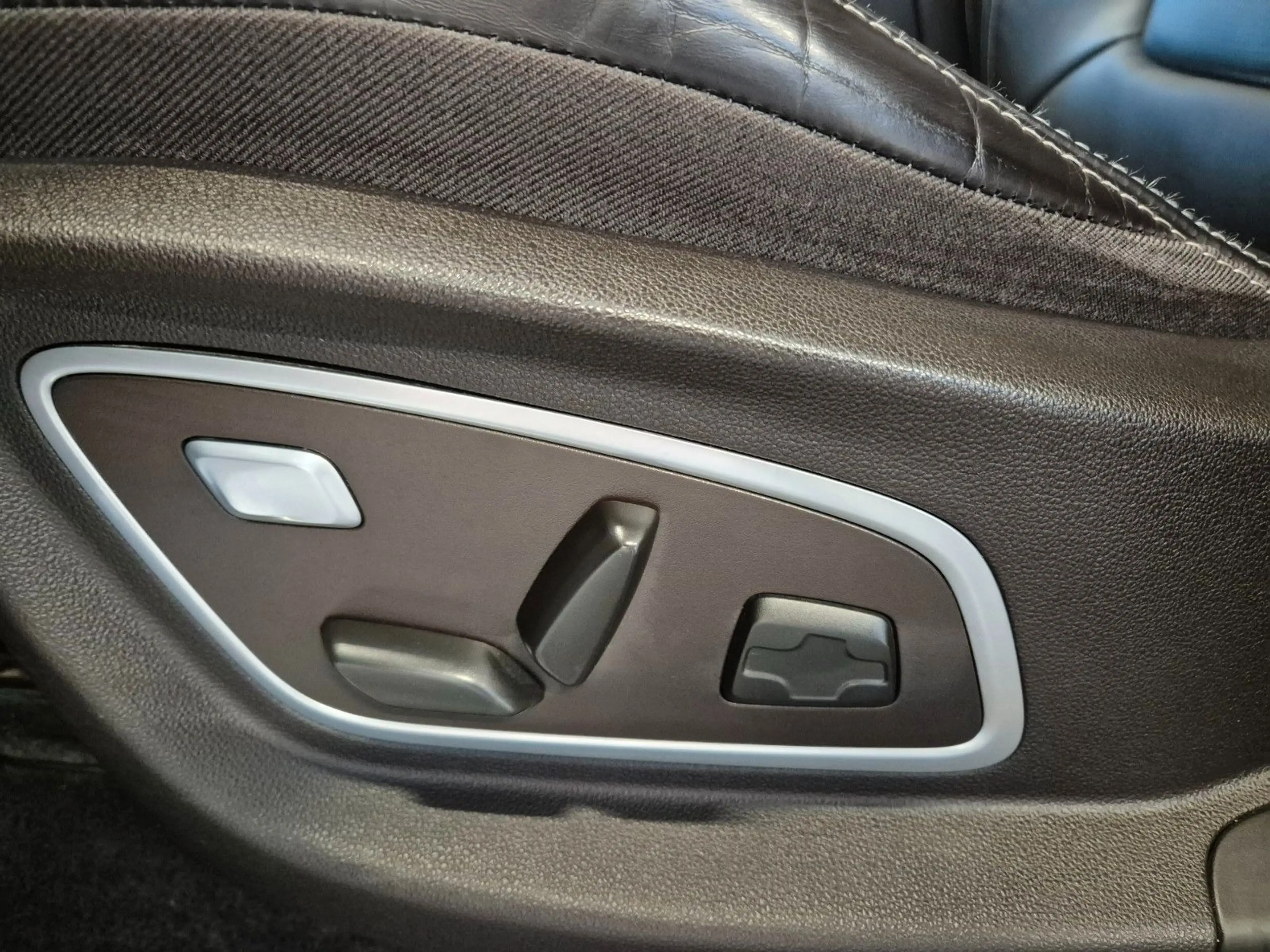 Renault Espace ESPACE V INITIALE PARIS LEDER PANO AHK 7-SITZER — photo 22