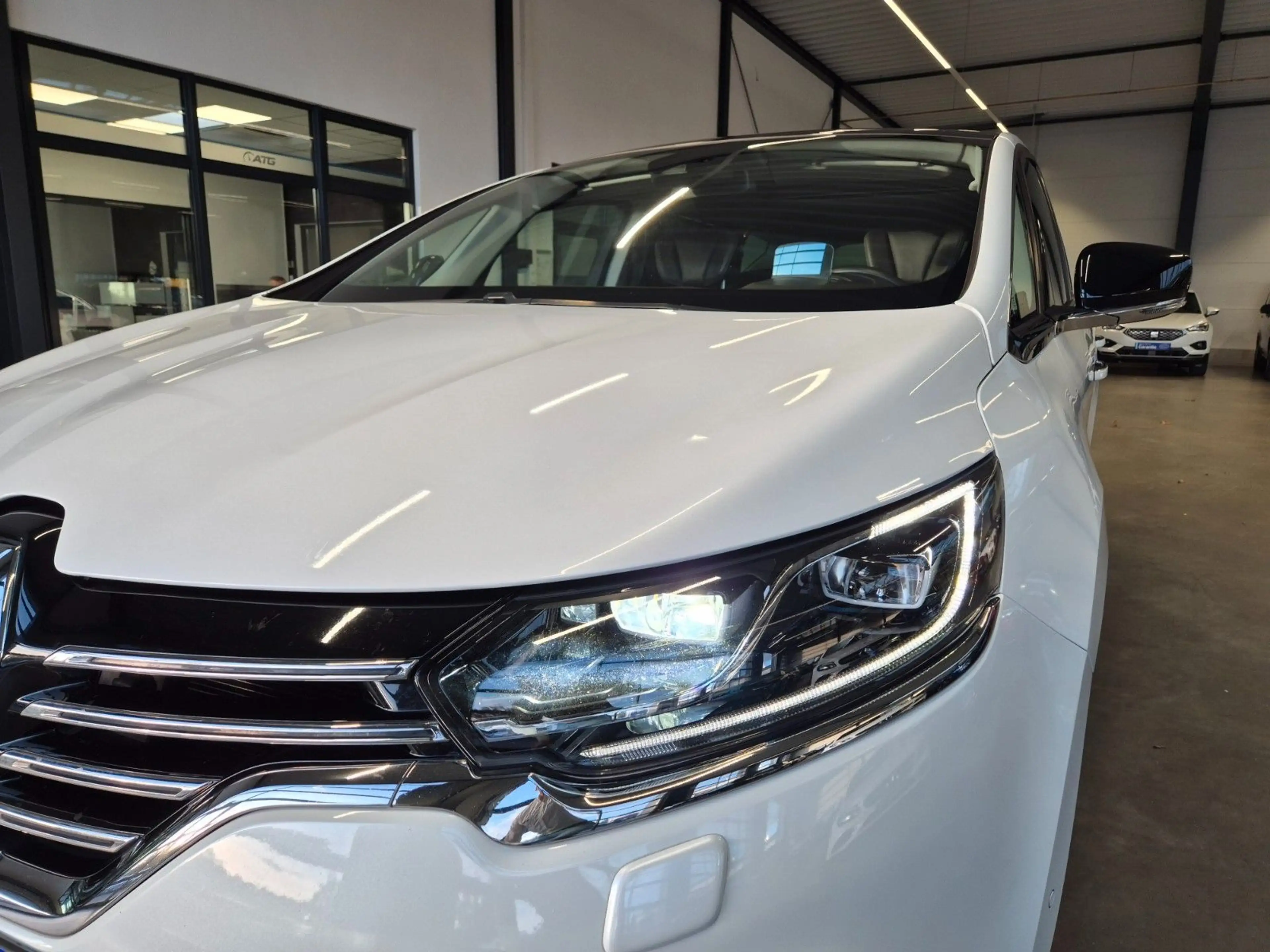 Renault Espace ESPACE V INITIALE PARIS LEDER PANO AHK 7-SITZER — photo 25