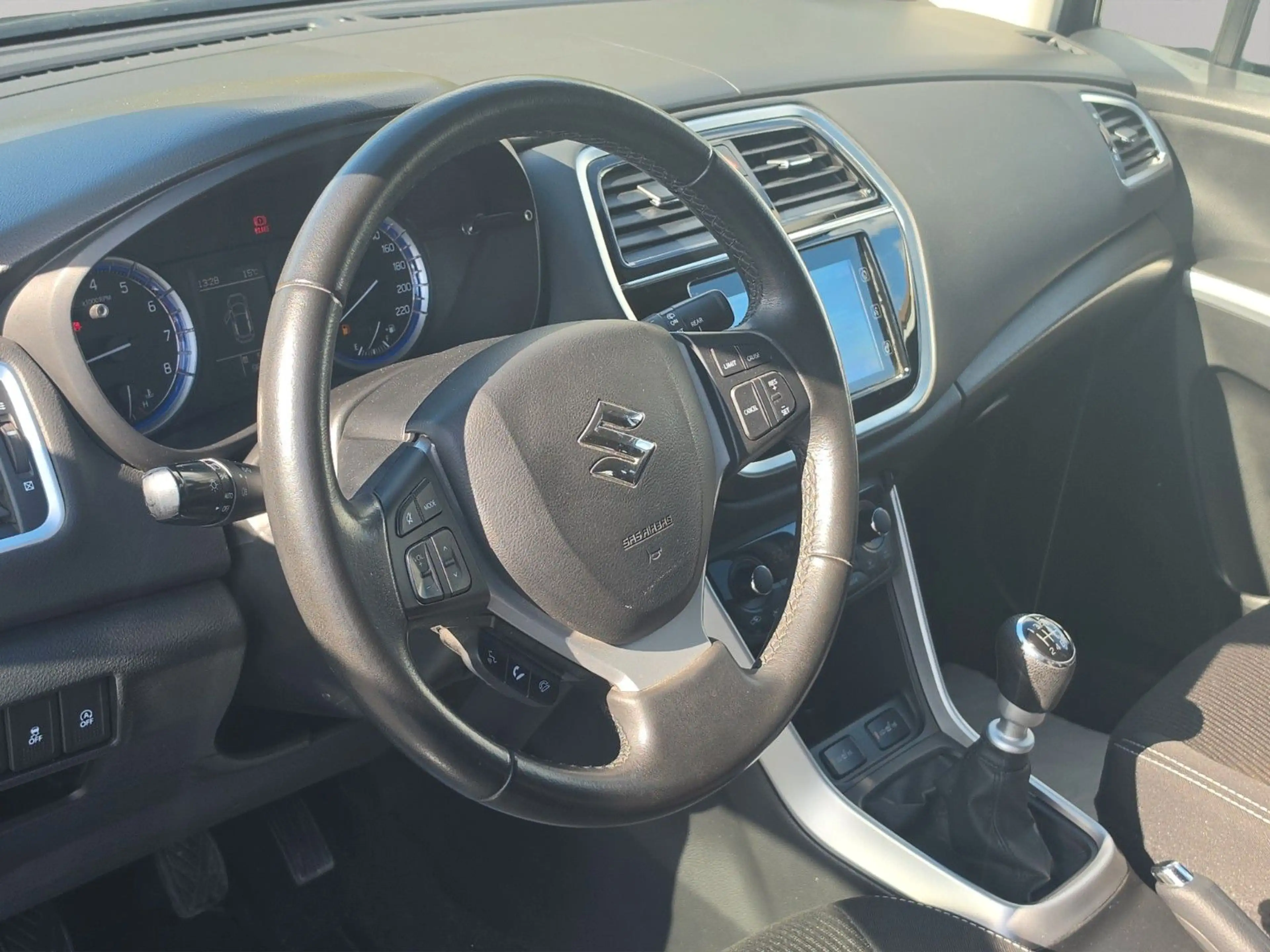 Suzuki SX4 S-Cross Comfort — photo 10