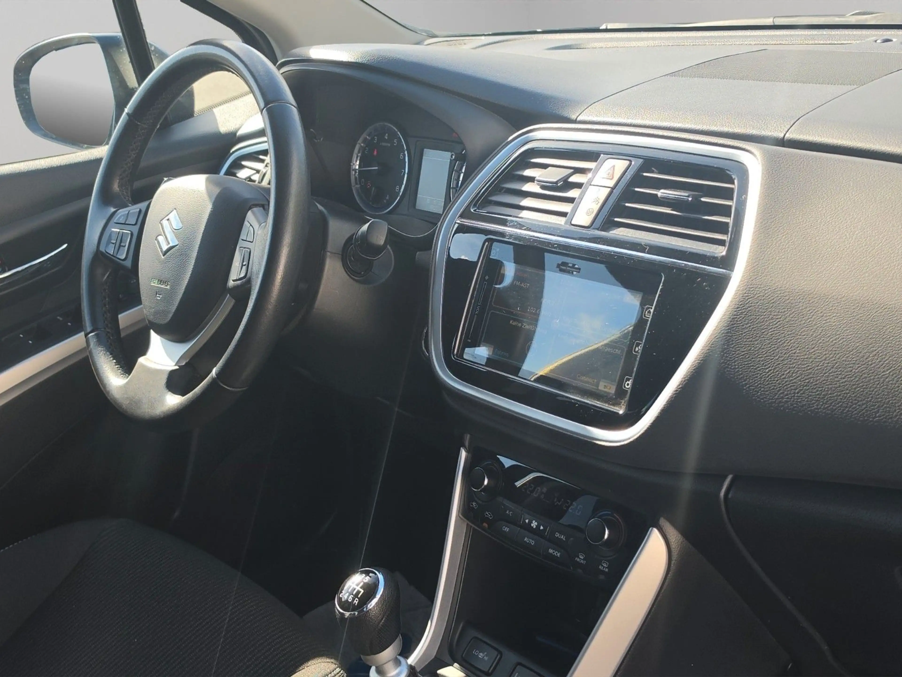 Suzuki SX4 S-Cross Comfort — photo 15