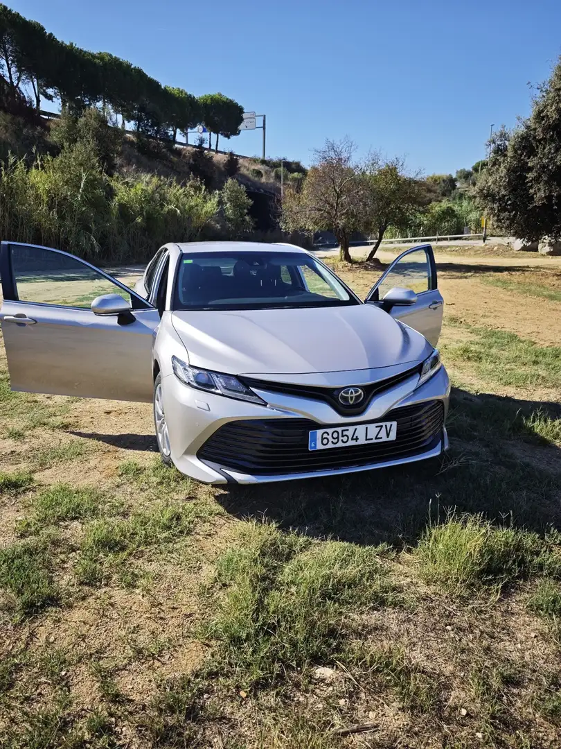 Toyota Camry Híbrido Business Aut. - 2
