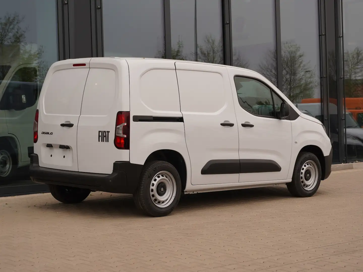 Fiat Doblo Cargo 10-Zoll-Bildschirm + Heckkamera Weiß - 2