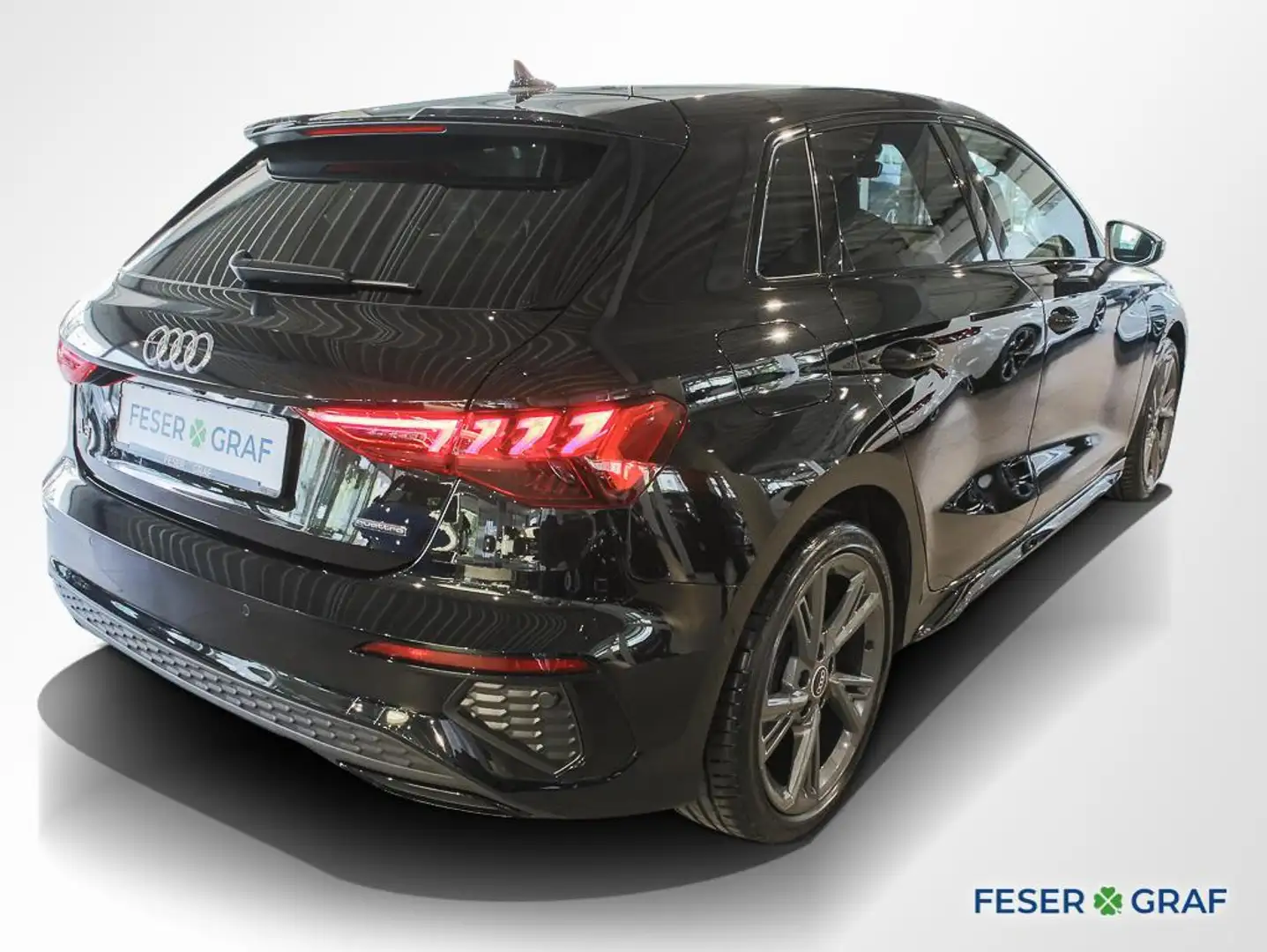 Audi A3 40 TDI qu.2x S line AHK Matrix Pano Zwart - 2