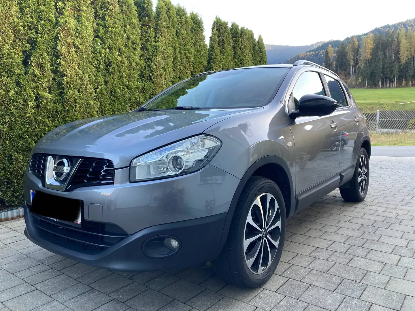 Nissan Qashqai Qashqai+1,6+16V+360+2WD+360 Grau - 1