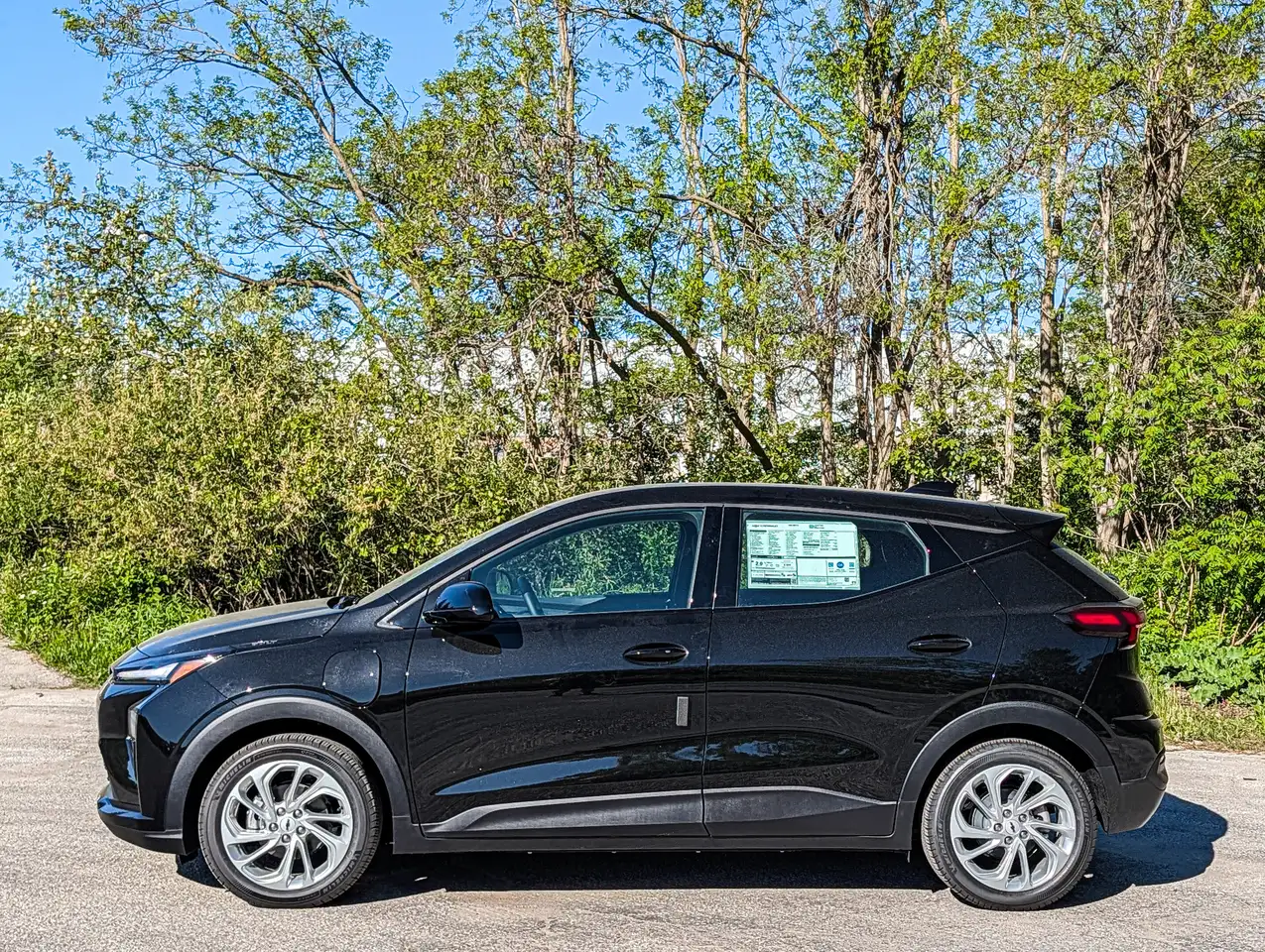 Chevrolet Bolt photo Chevrolet Bolt