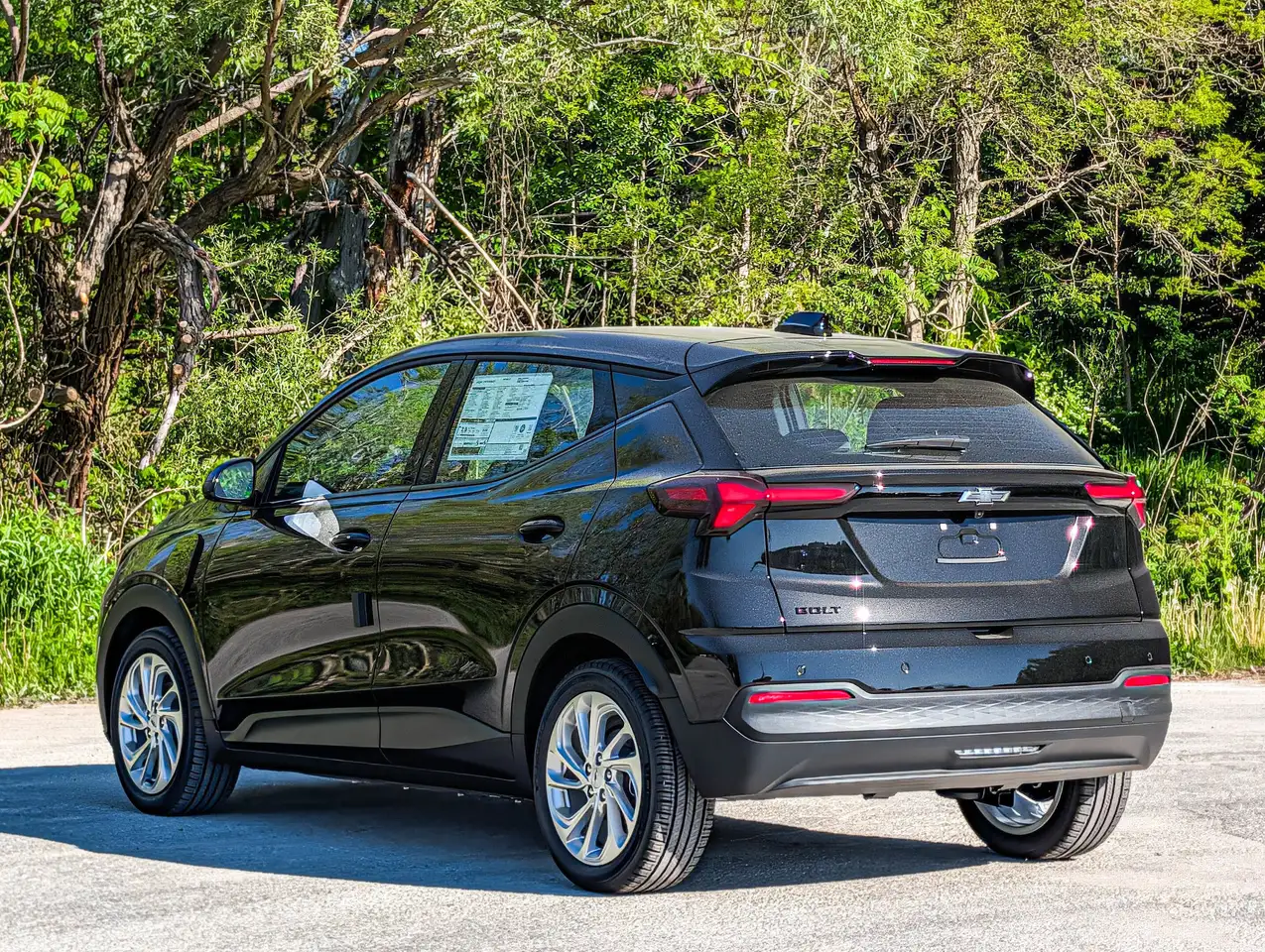 Chevrolet Bolt photo Chevrolet Bolt