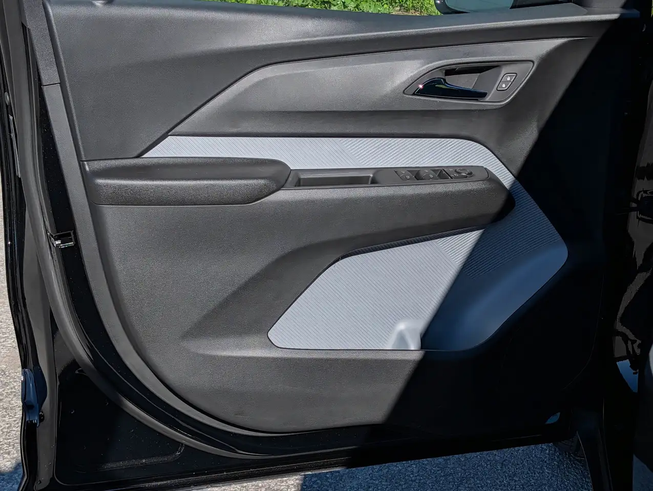 Chevrolet Bolt photo Chevrolet Bolt