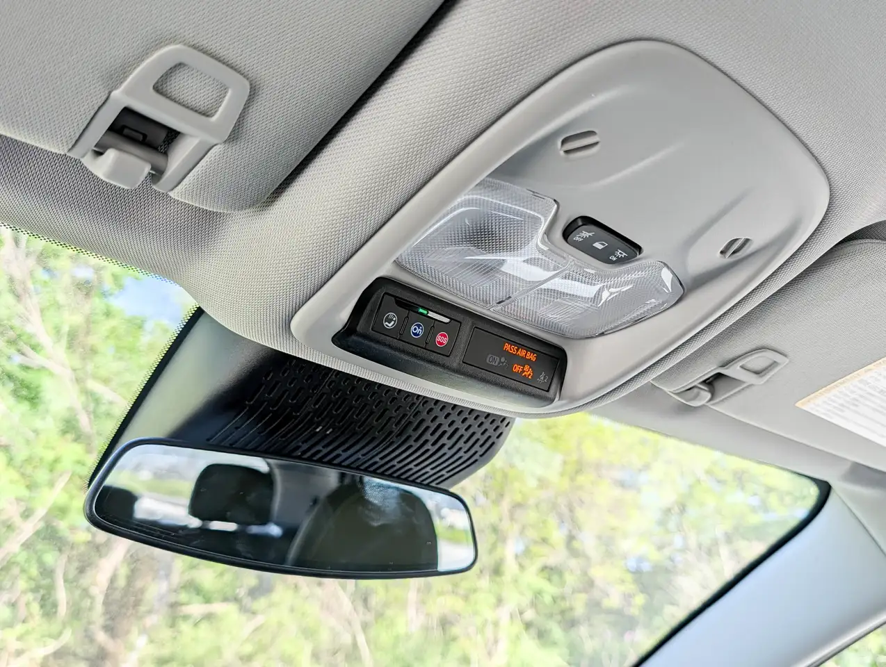 Chevrolet Bolt photo Chevrolet Bolt