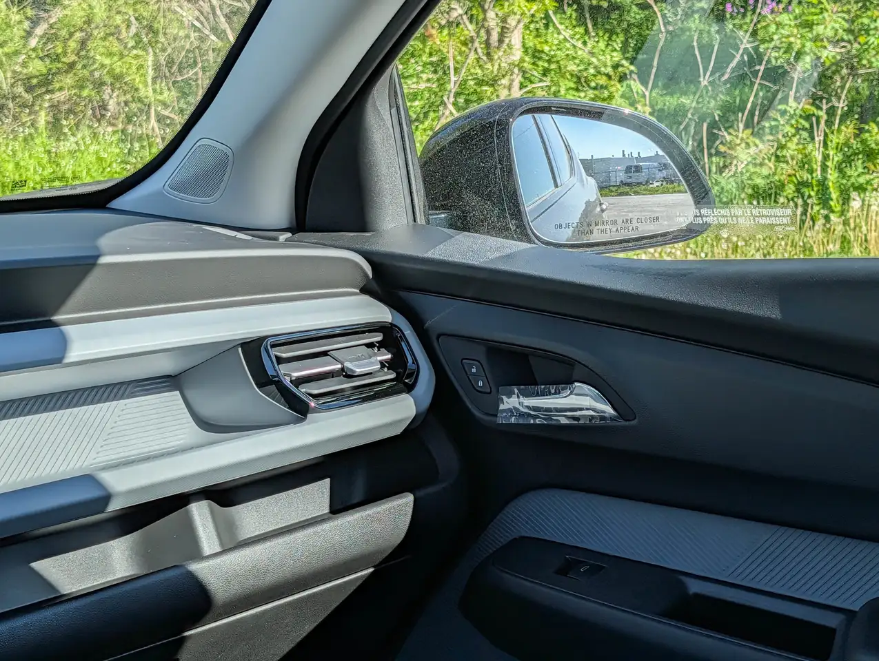 Chevrolet Bolt photo Chevrolet Bolt