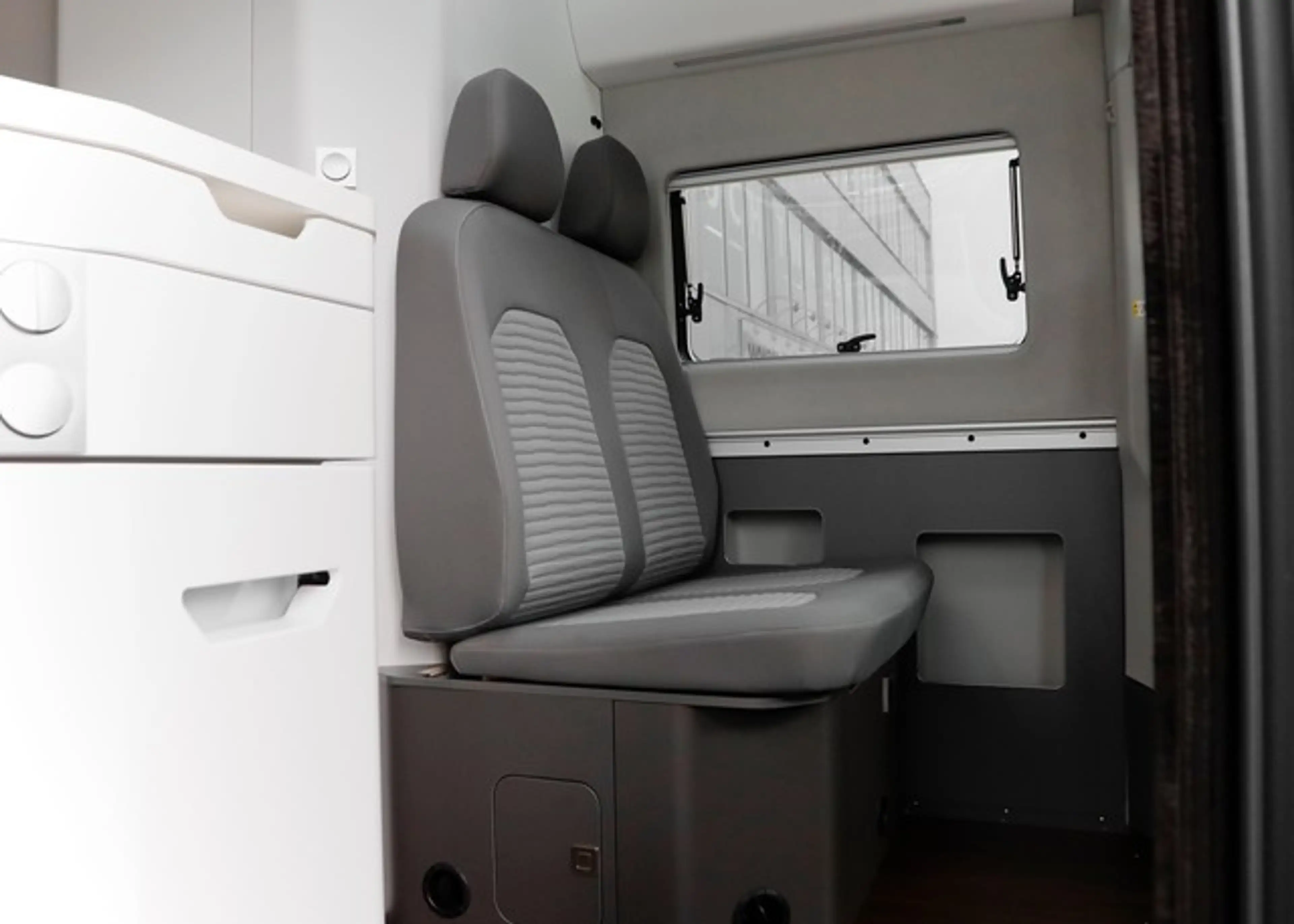 Volkswagen Grand California 680 DSG NAVI-KLIMA-KAMERA-LED-ACC — photo 7