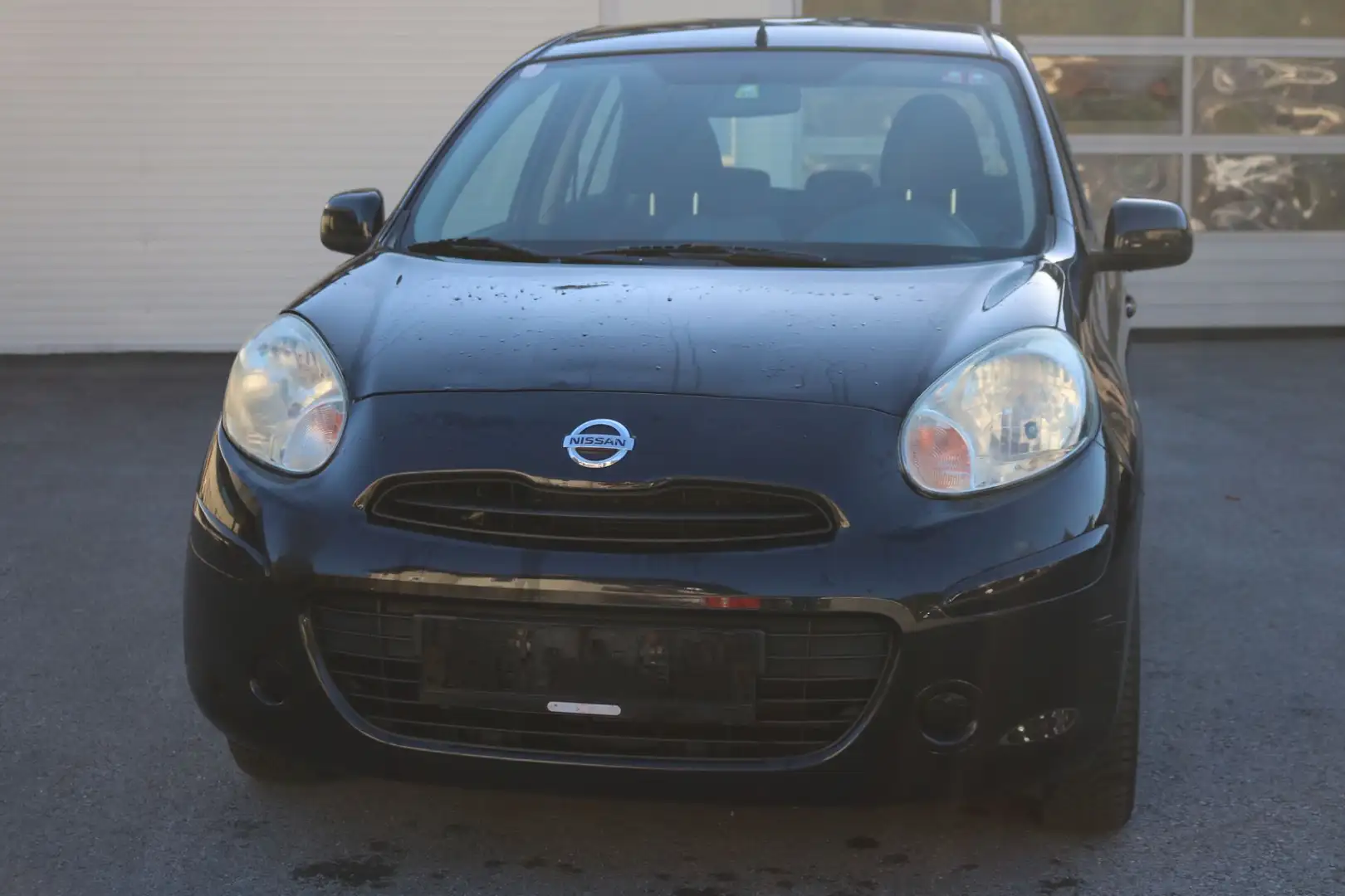 Nissan Micra 1,2 30 Jahre Edition Schwarz - 2