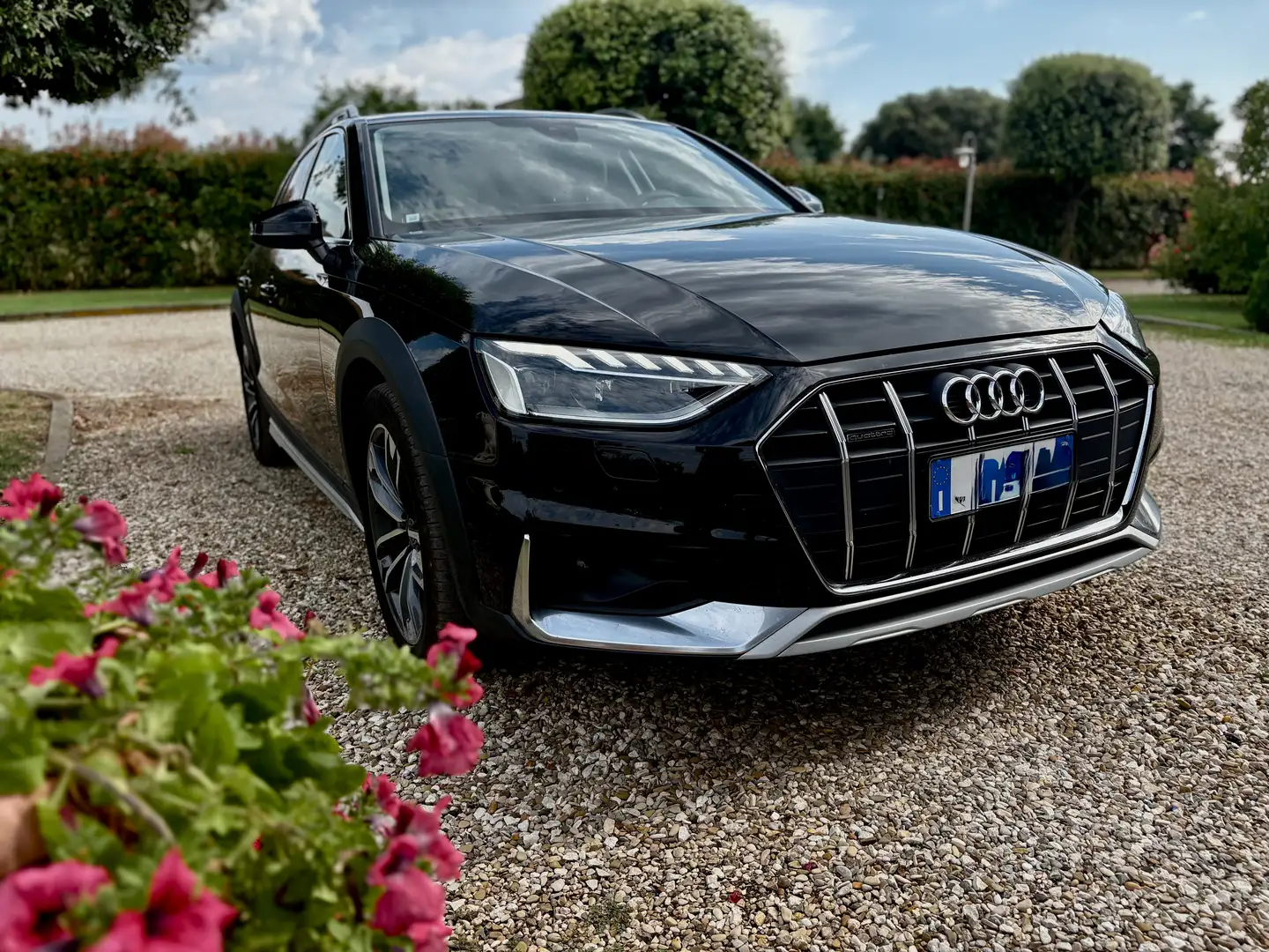 Audi A4 allroad A4 Allroad 2.0 tdi mhev Identity Contrast 204cv Nero - 1