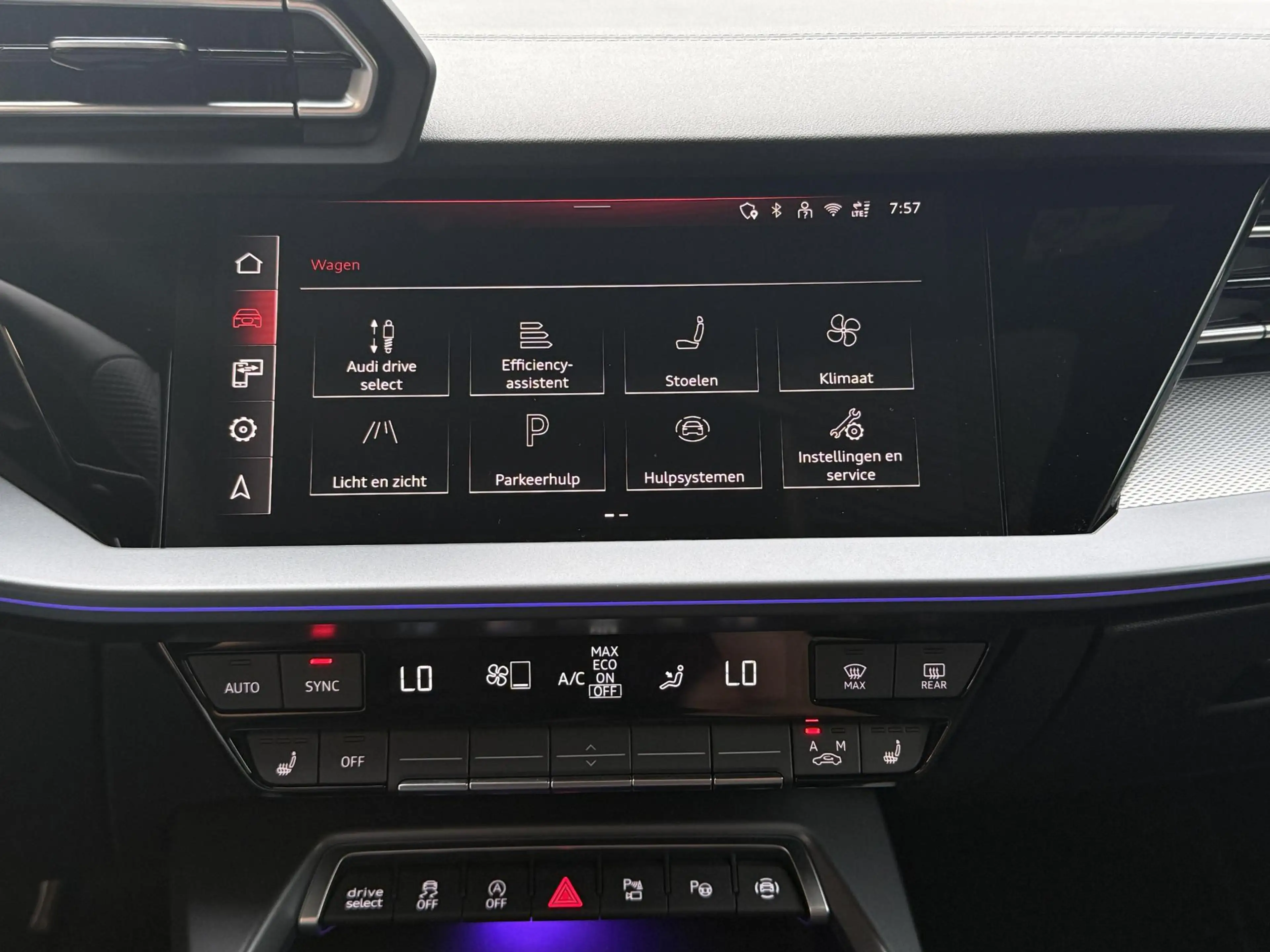 Audi A3 Sportback 35 TFSI S-Line Sport l Pano l Sonos l Dy — photo 20