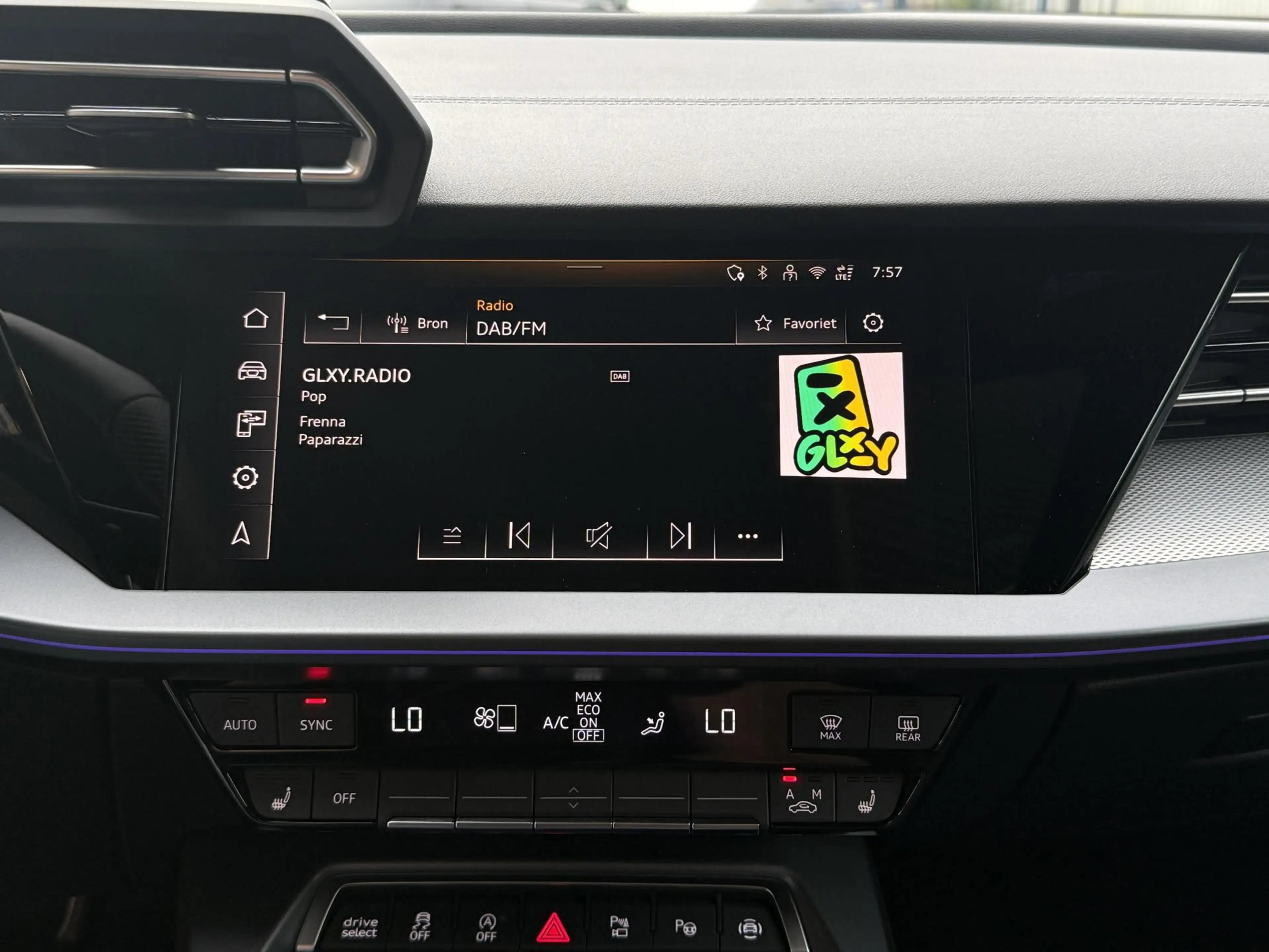 Audi A3 Sportback 35 TFSI S-Line Sport l Pano l Sonos l Dy — photo 21