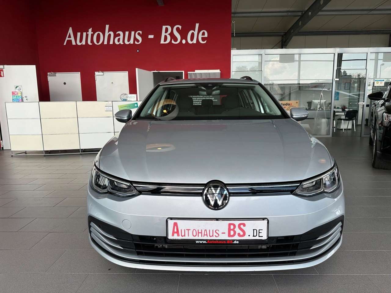 Volkswagen Golf 2022 — VIII Variant 2.0TDI DSG,PDC,NaviLED,AHK,1Hd