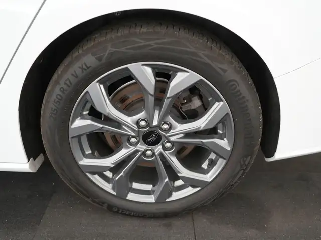 Ford Focus view 14