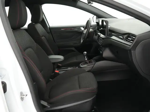 Ford Focus view 12