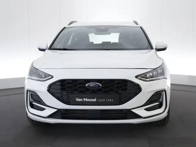 Ford Focus view 3