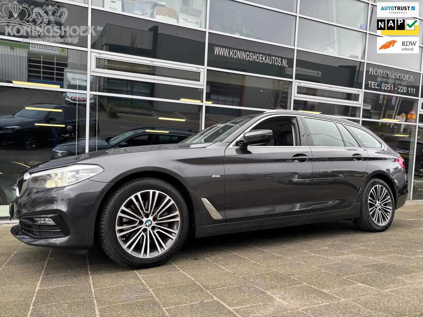 BMW 520 5-serie Touring 520i Executive Sport Edition Grigio - 1