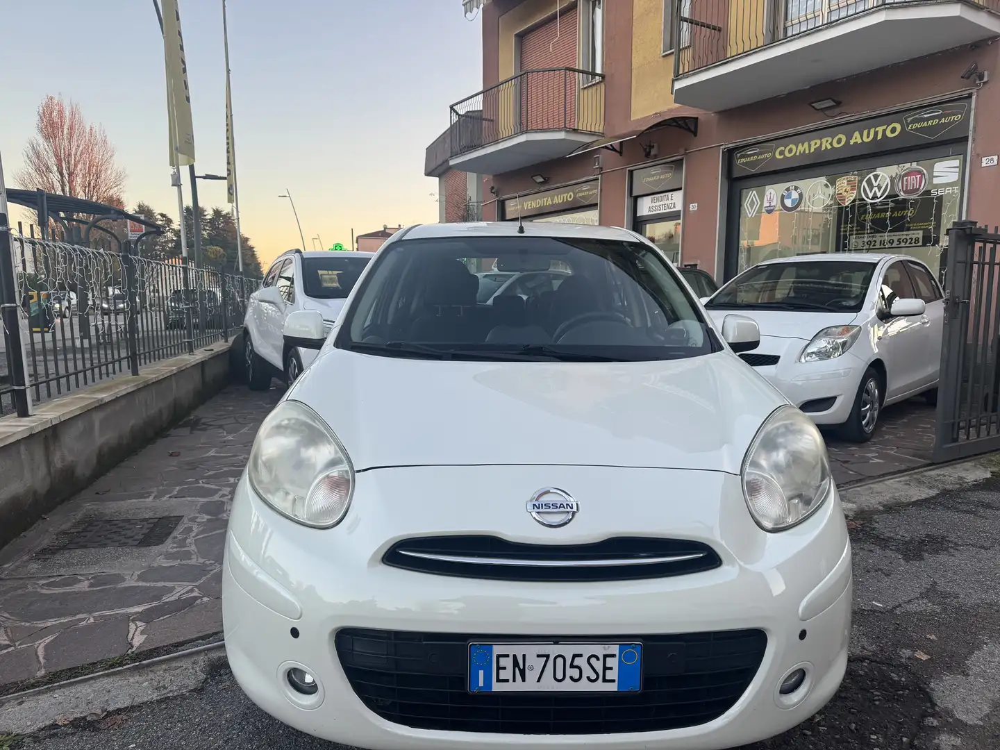 Nissan Micra 5p 1.2 Tekna 80 neo patentati unico proprietario Blanc - 1