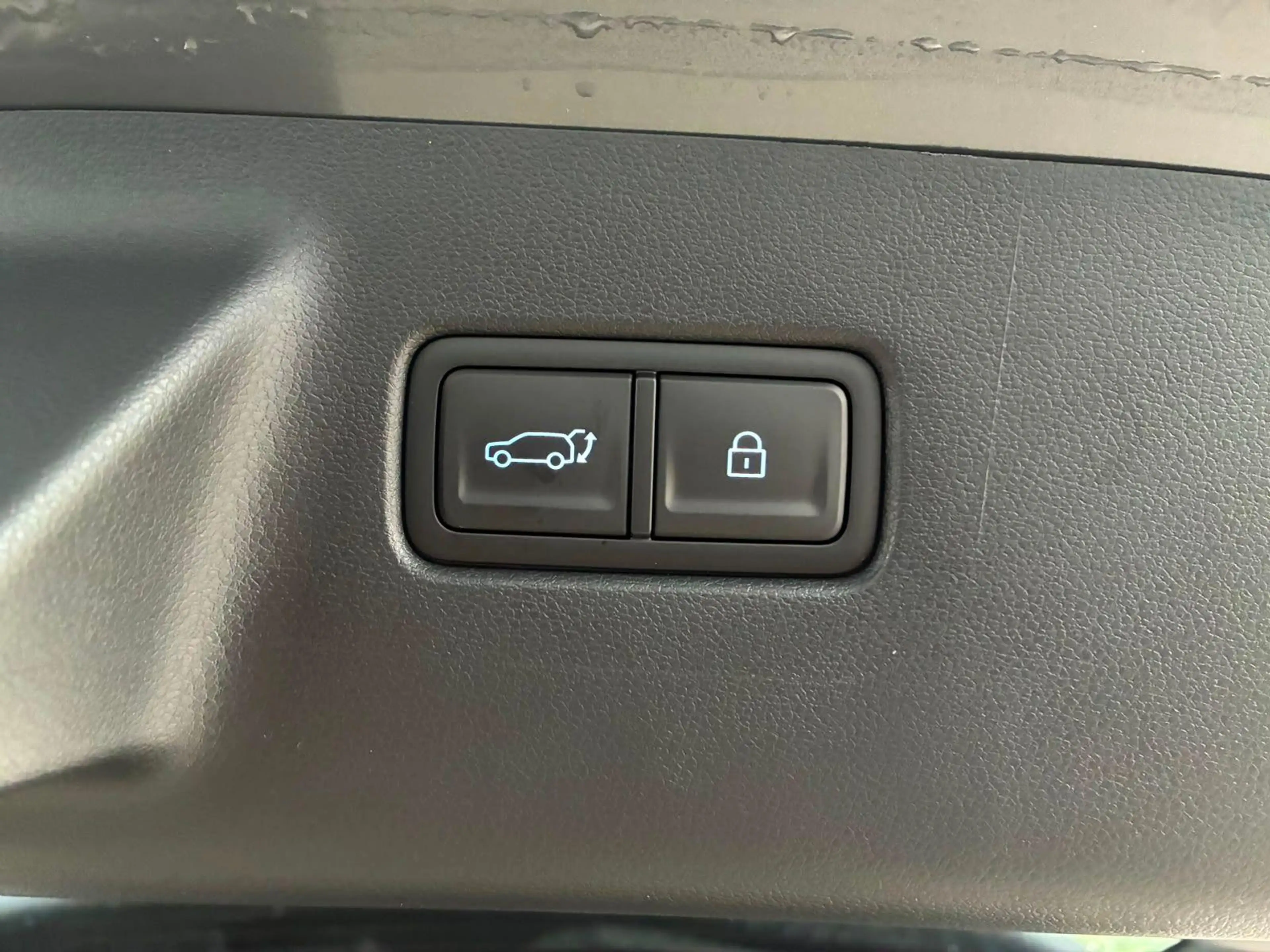 Hyundai SANTA FE HEV Prime 2WD 7-Sitzer / 4x Shz + Sitzbelüftung... — photo 9