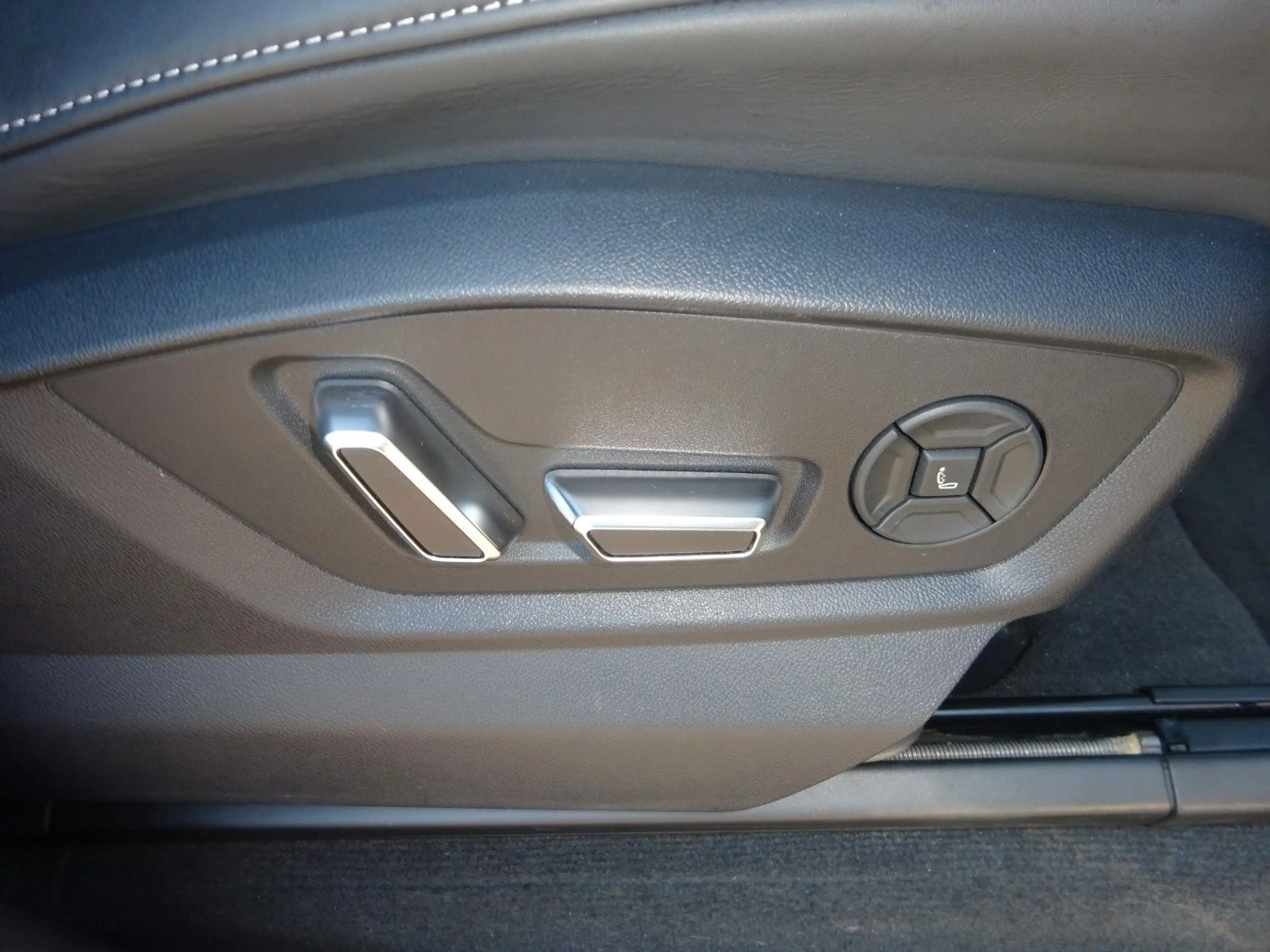 Audi SQ8 507PS V8 quattro Panorama Massage Standhzg — photo 11