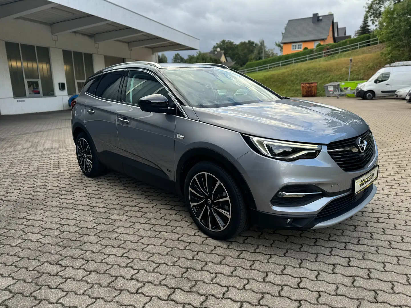 Opel Grandland X Ultimate Plug-in-Hybrid,LED*Navi*RFK*7,4kW Charger Grau - 2