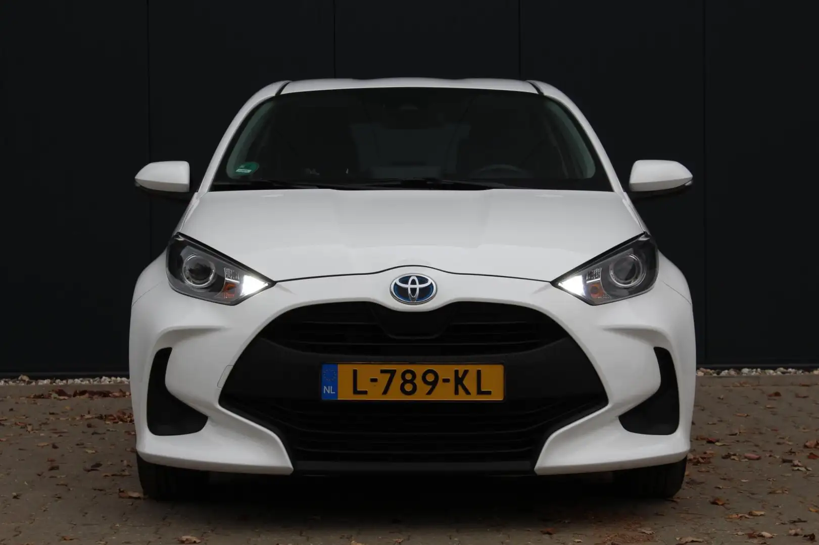Toyota Yaris 1.5 Hybrid Active | 1e Eigenaar | Dealer onderhoud Wit - 2